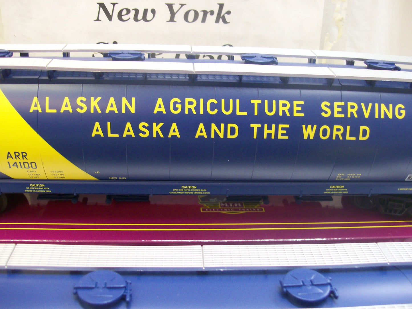 MTH E-Z CATCH ( EXCLUSIVE ) # 20-99063 ( O Scale ) Premier Alaska Railroad 100 Ton Hopper # 14101