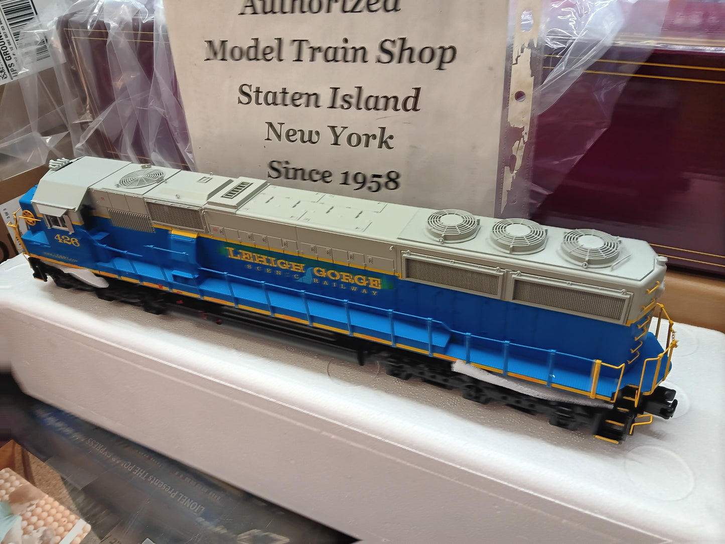 In Stock Limited Run E-Z Catch Custom MTH ( Reading Blue Mountain & Northern Lehigh Gorge Scenic ) SD-50 CAB 426