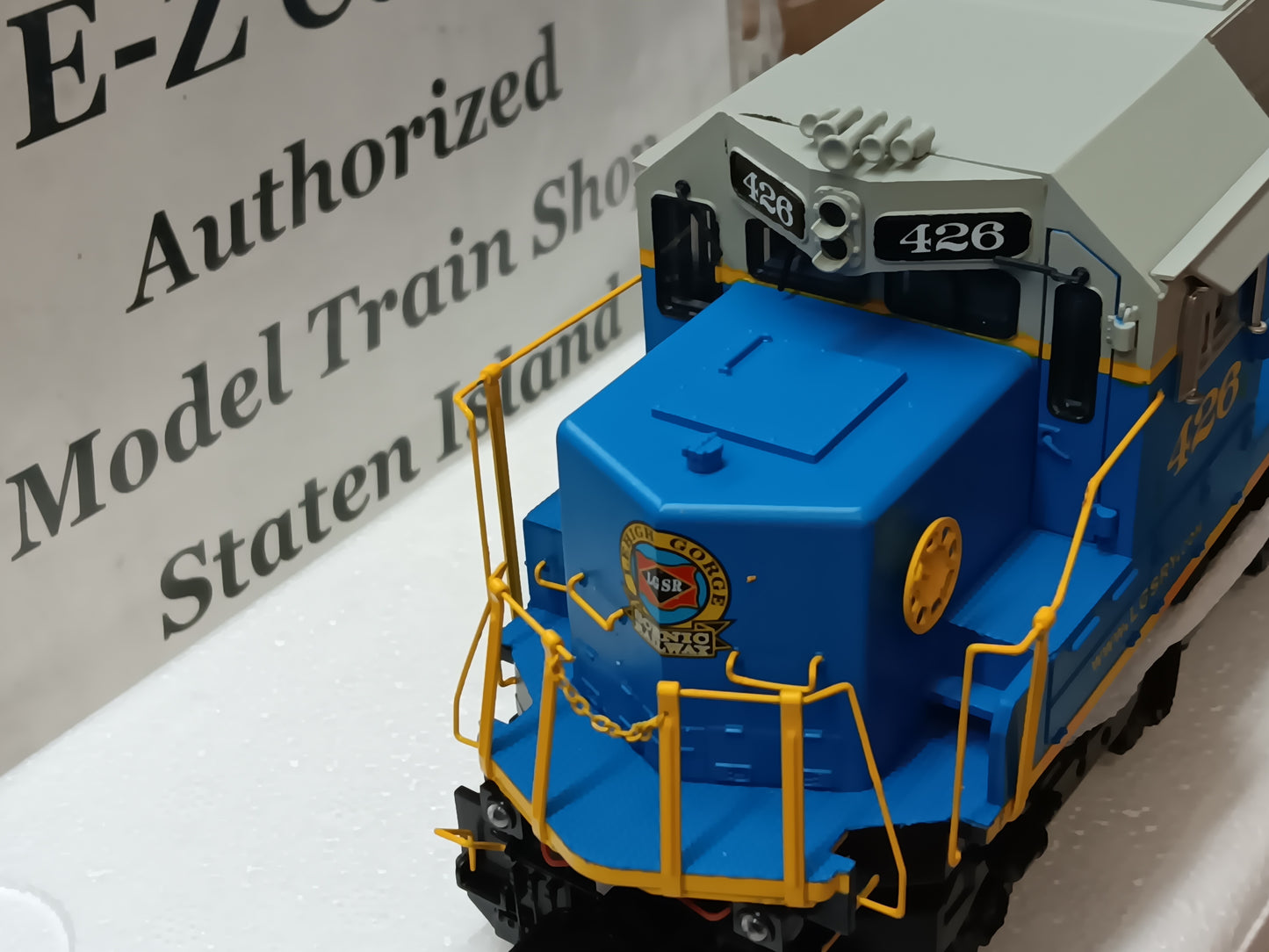 In Stock Limited Run E-Z Catch Custom MTH ( Reading Blue Mountain & Northern Lehigh Gorge Scenic ) SD-50 CAB 426