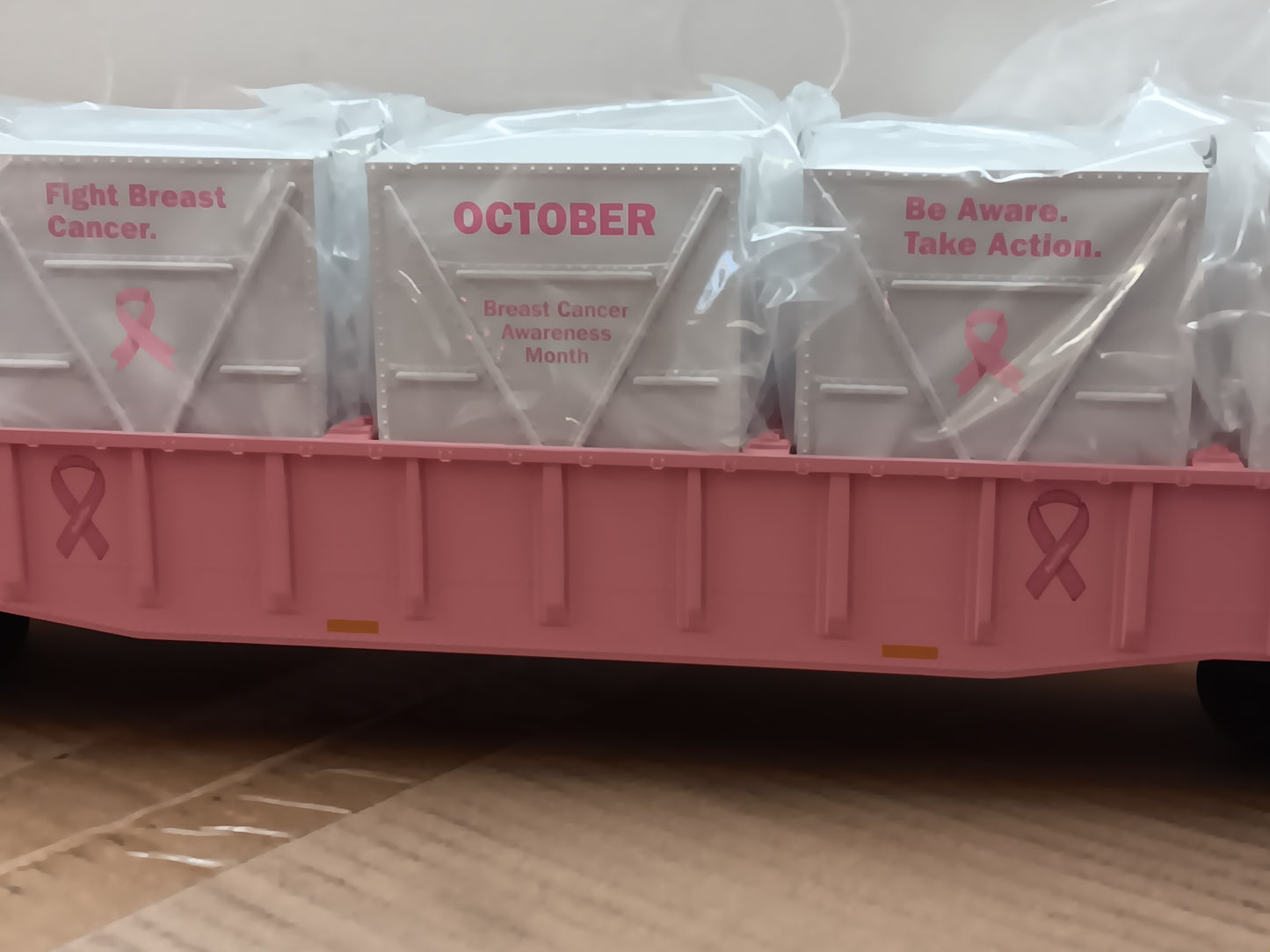 In Stock ( Exclusive E-Z Catch Custom Premier D&H Pink Cancer Awareness Gondola w/White LCL Containers # 38029-B
