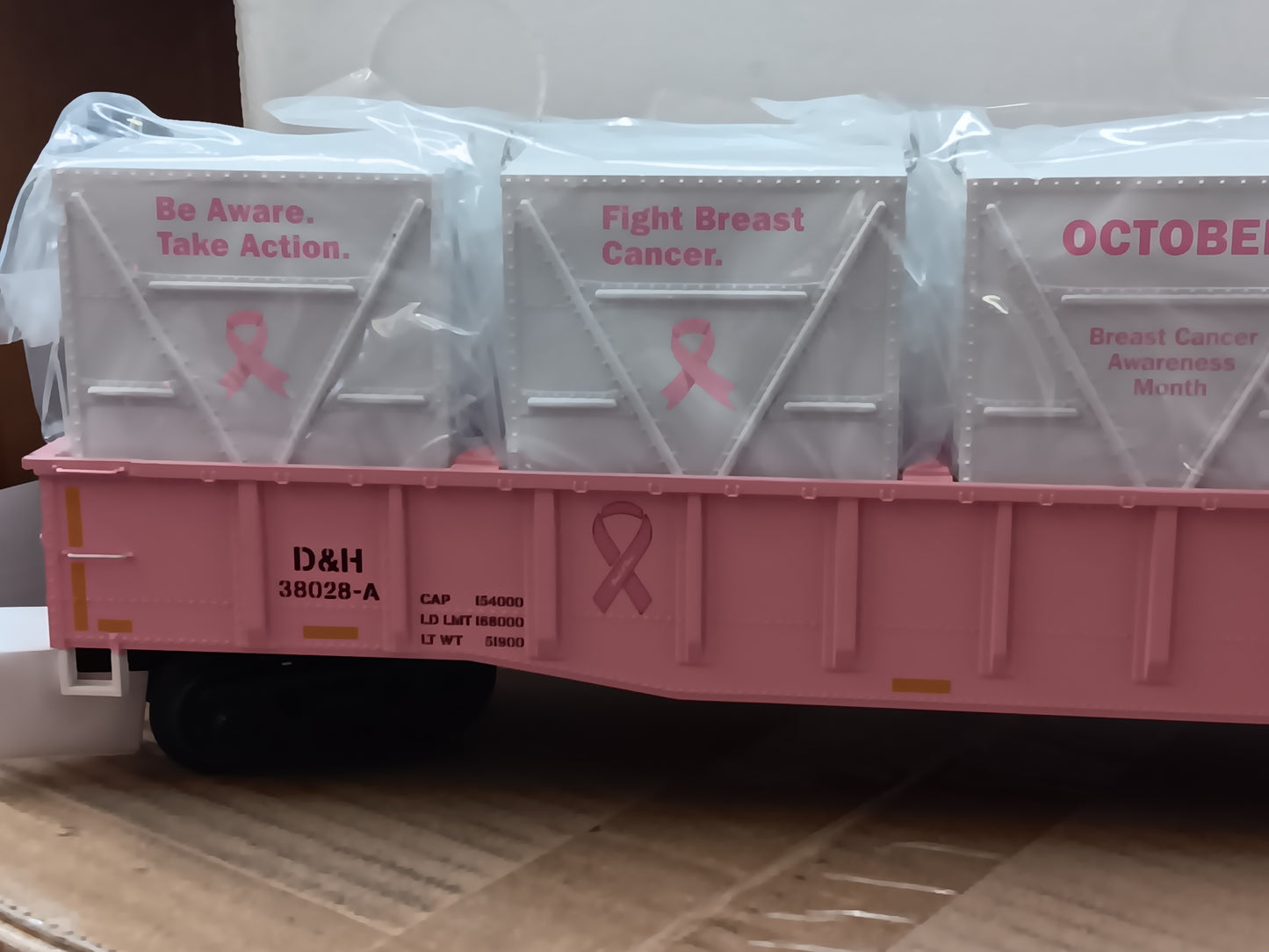 In Stock ( Exclusive E-Z Catch Custom Premier D&H Pink Cancer Awareness Gondola w/White LCL Containers # 38029-B