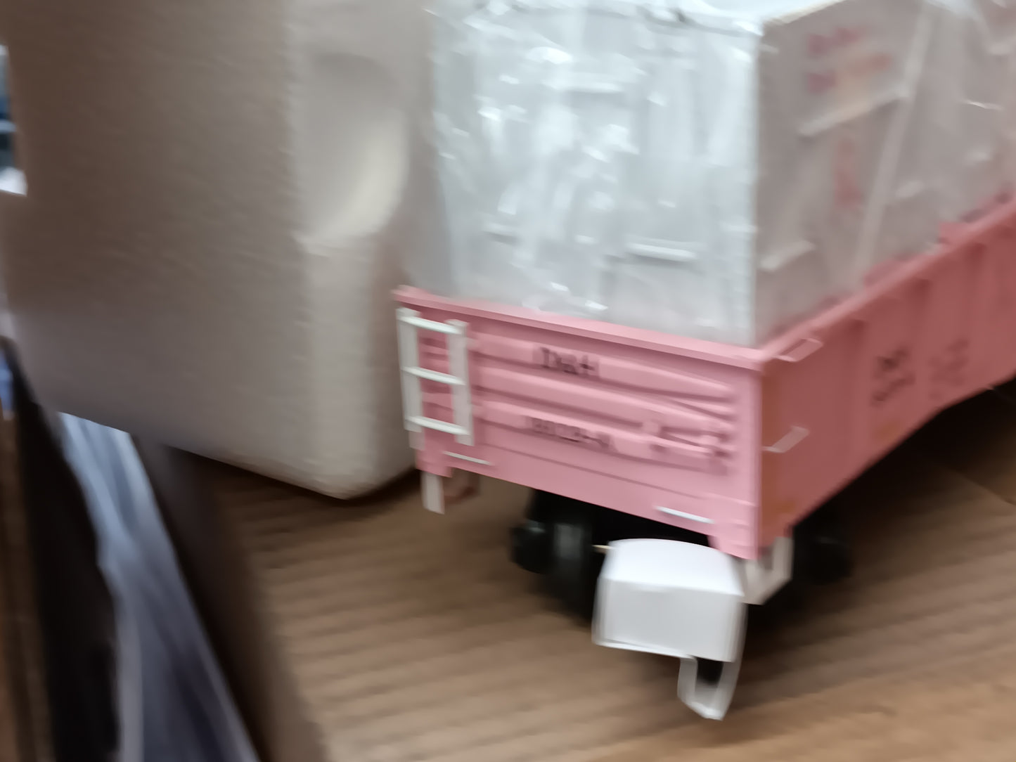 SOLD OUT ( Exclusive E-Z Catch Custom Premier D&H Pink Cancer Awareness Gondola w/White LCL Containers # 38028-A