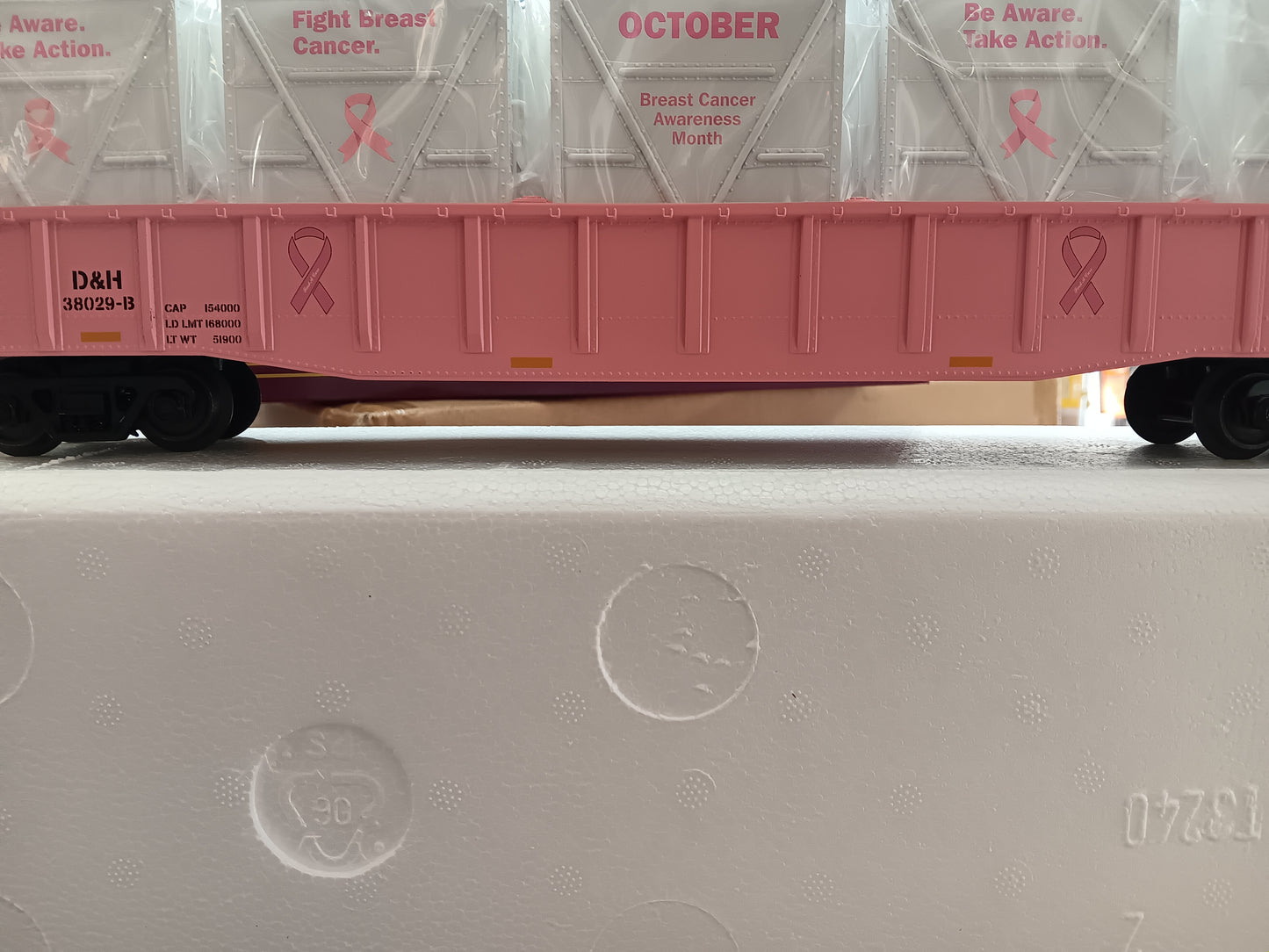 SOLD OUT ( Exclusive E-Z Catch Custom Premier D&H Pink Cancer Awareness Gondola w/White LCL Containers # 38028-A