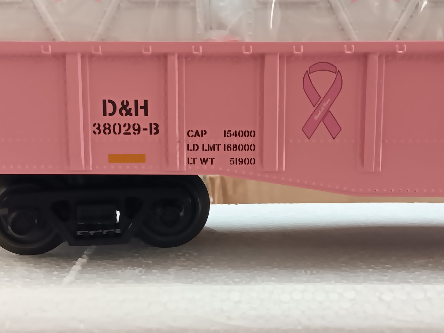 SOLD OUT ( Exclusive E-Z Catch Custom Premier D&H Pink Cancer Awareness Gondola w/White LCL Containers # 38028-A