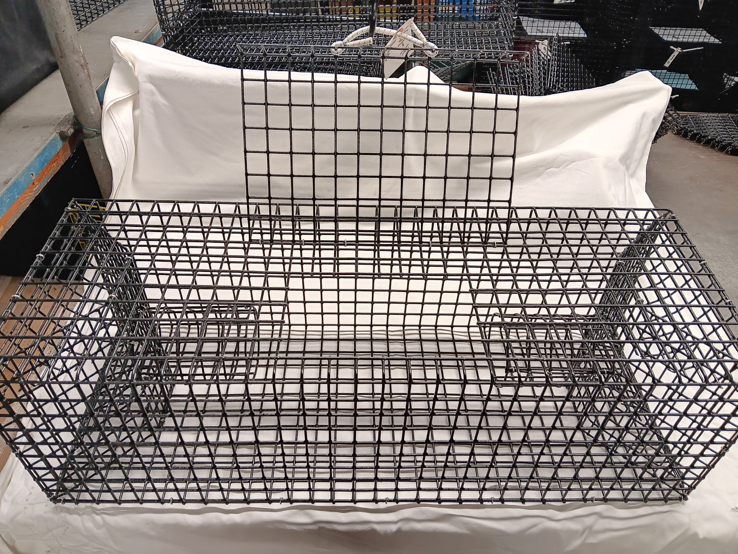 E-Z Catch # P-601-H ( SPECIAL 14 GAUGE ) Heavy Duty Green & White Crabs Bait Catching Traps