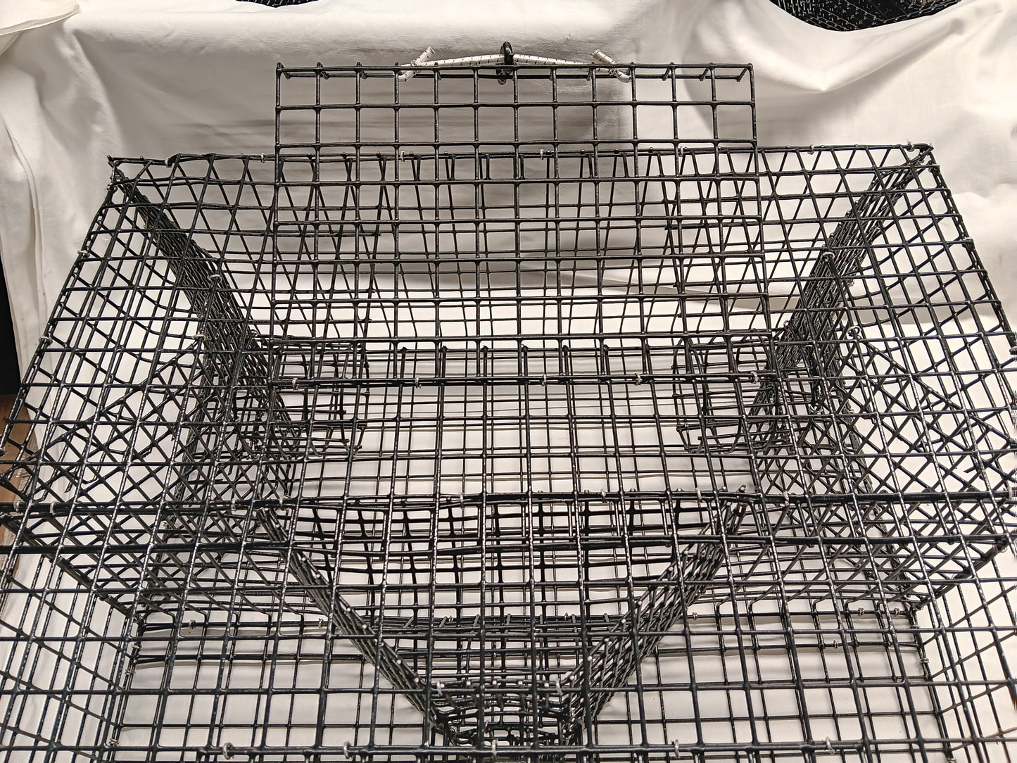 E-Z Catch # P-602 Commercial Grade Green & White Crabs Bait Catching Trap 16 Gauge, 24 X 24 X 9