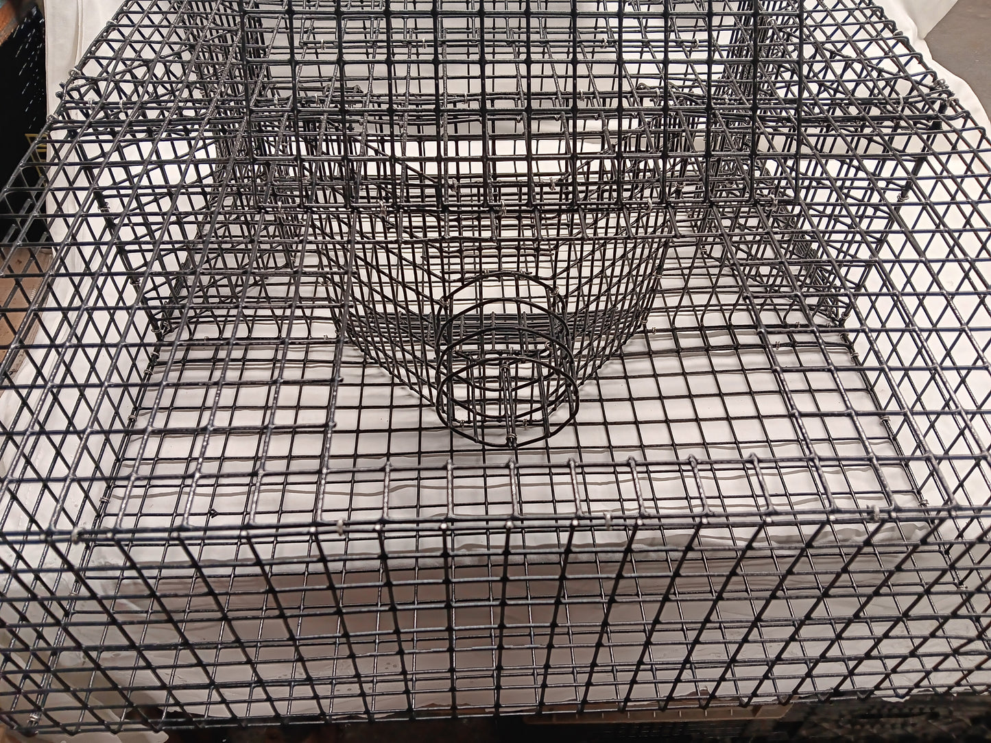 E-Z Catch # P-602 Commercial Grade Green & White Crabs Bait Catching Trap 16 Gauge, 24 X 24 X 9