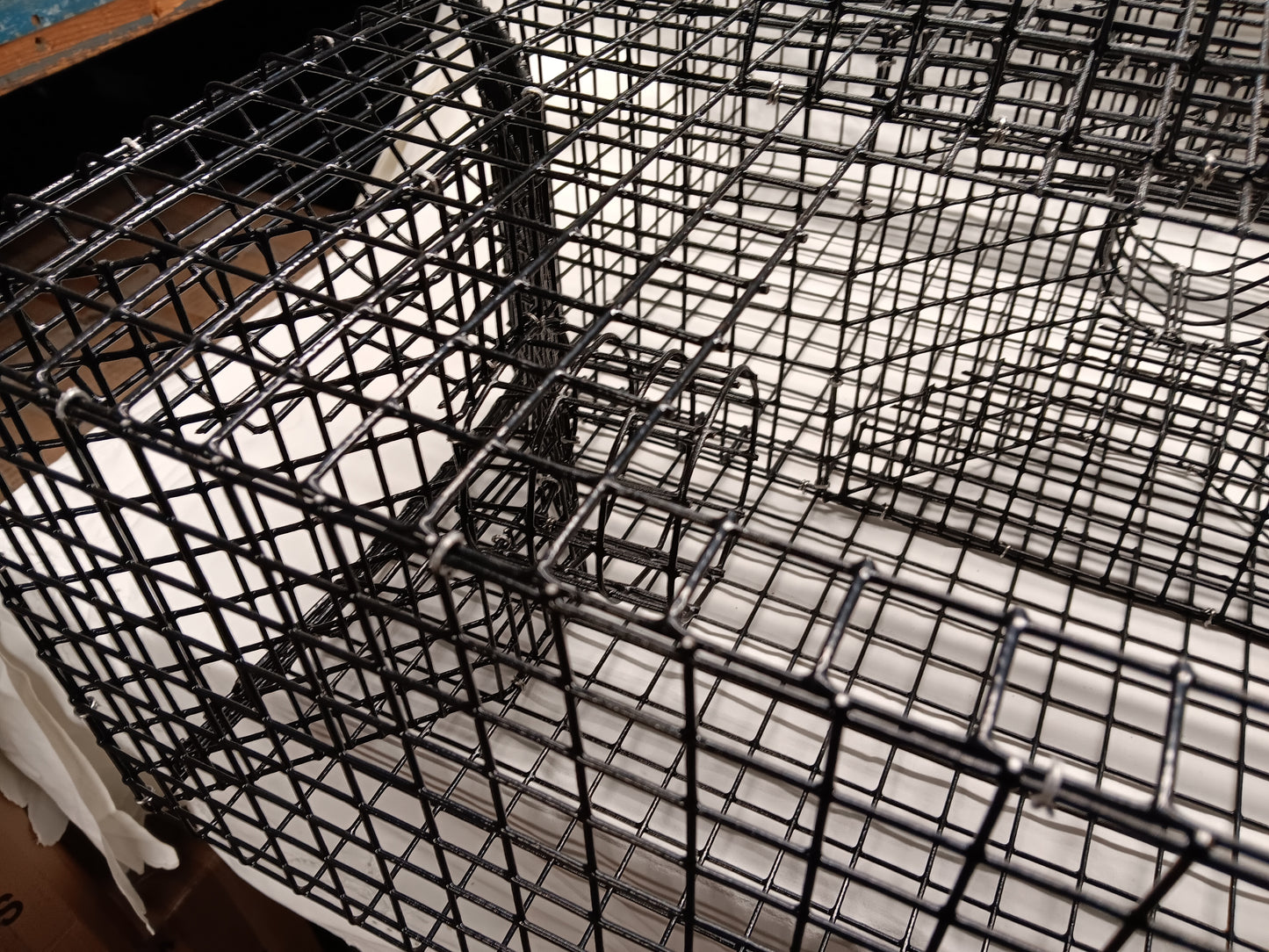 E-Z Catch # P-602 Commercial Grade Green & White Crabs Bait Catching Trap 16 Gauge, 24 X 24 X 9
