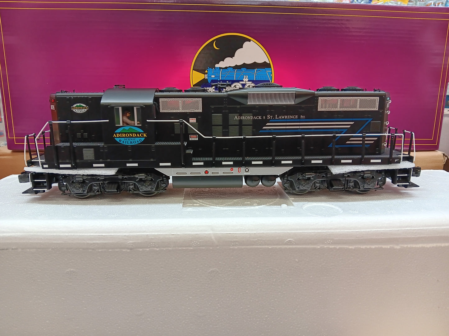 ( Now In Stock ) MTH Premier O Scale # 20-22024-1 ( Exclusive Custom Run ) Adirondack & St. Lawrence GP-9 # 6076
