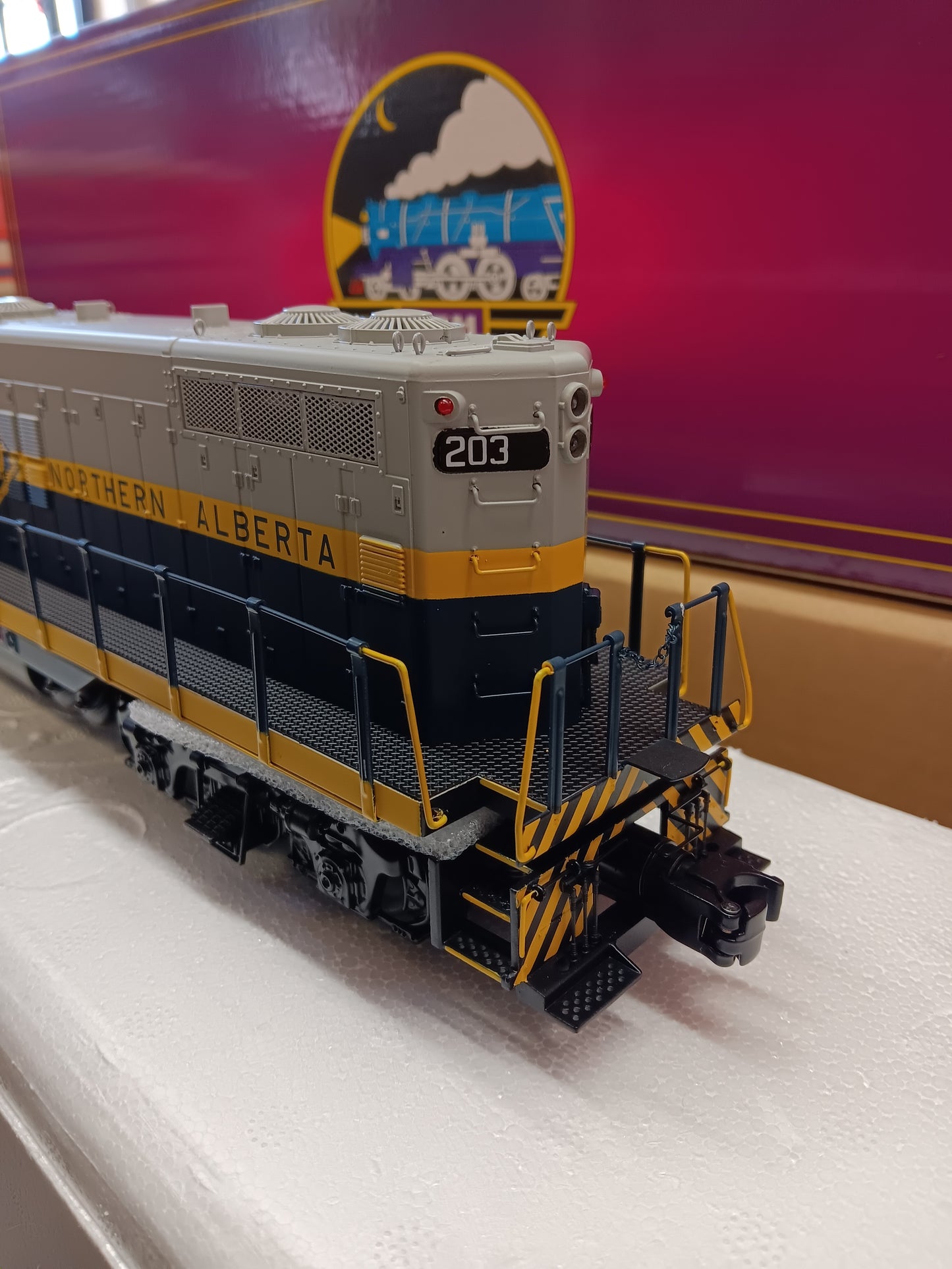 ( Now in Stock ) E-Z Catch Custom Northern Alberta Railway Cab 203 MTH Premier GP-9 # 20-22025-1