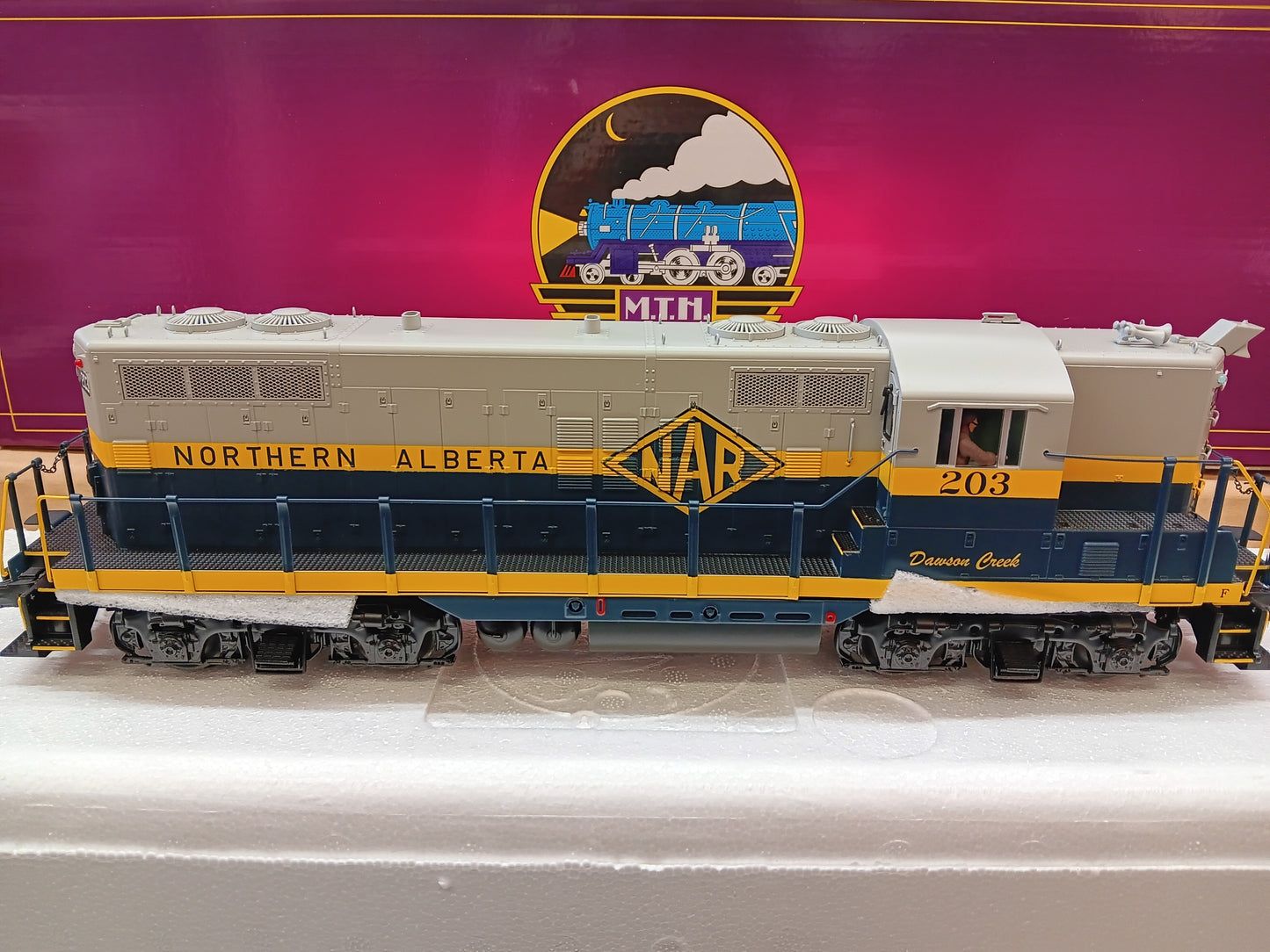 ( Now in Stock ) E-Z Catch Custom Northern Alberta Railway Cab 203 MTH Premier GP-9 # 20-22025-1