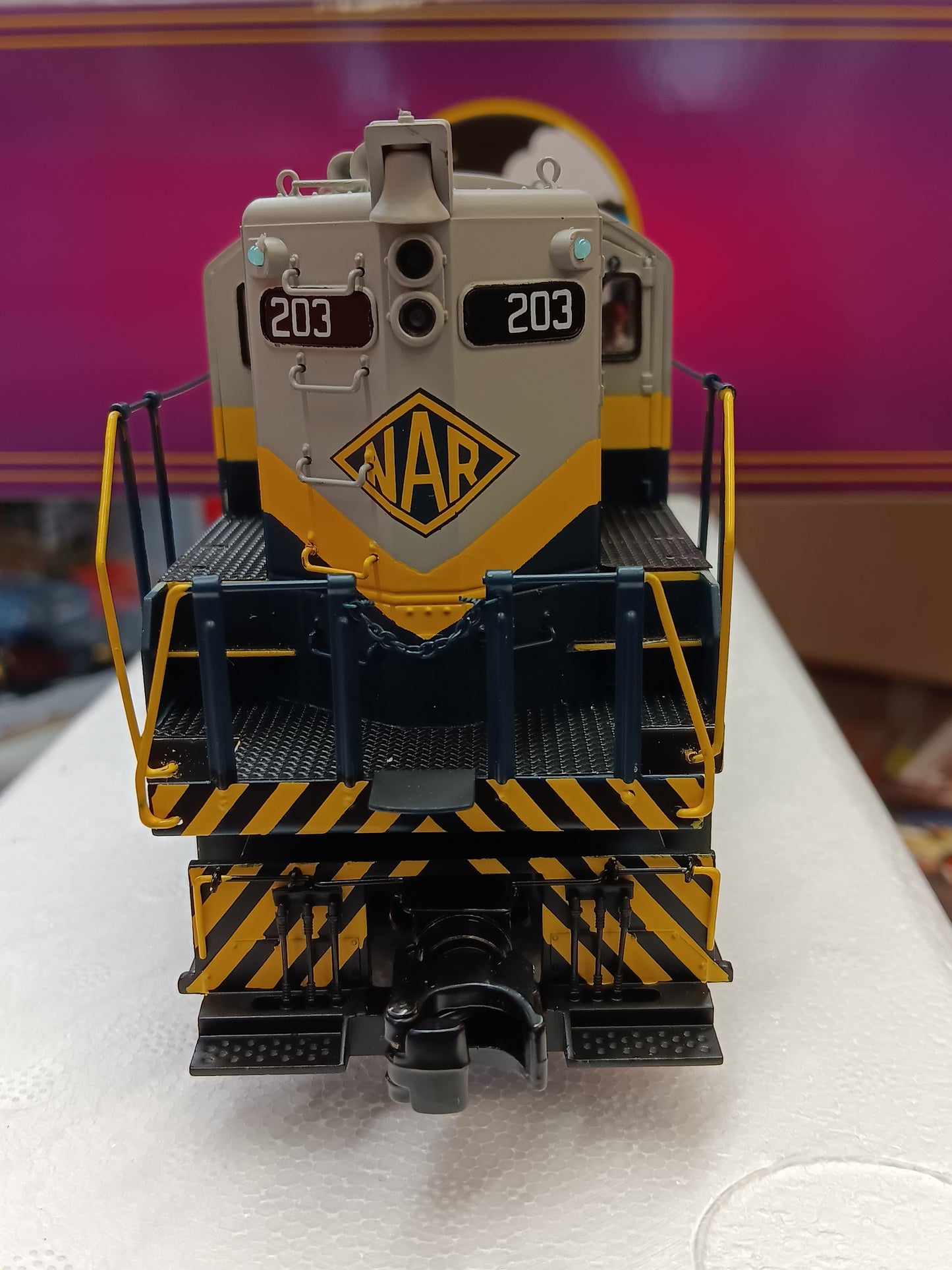 ( Now in Stock ) E-Z Catch Custom Northern Alberta Railway Cab 203 MTH Premier GP-9 # 20-22025-1