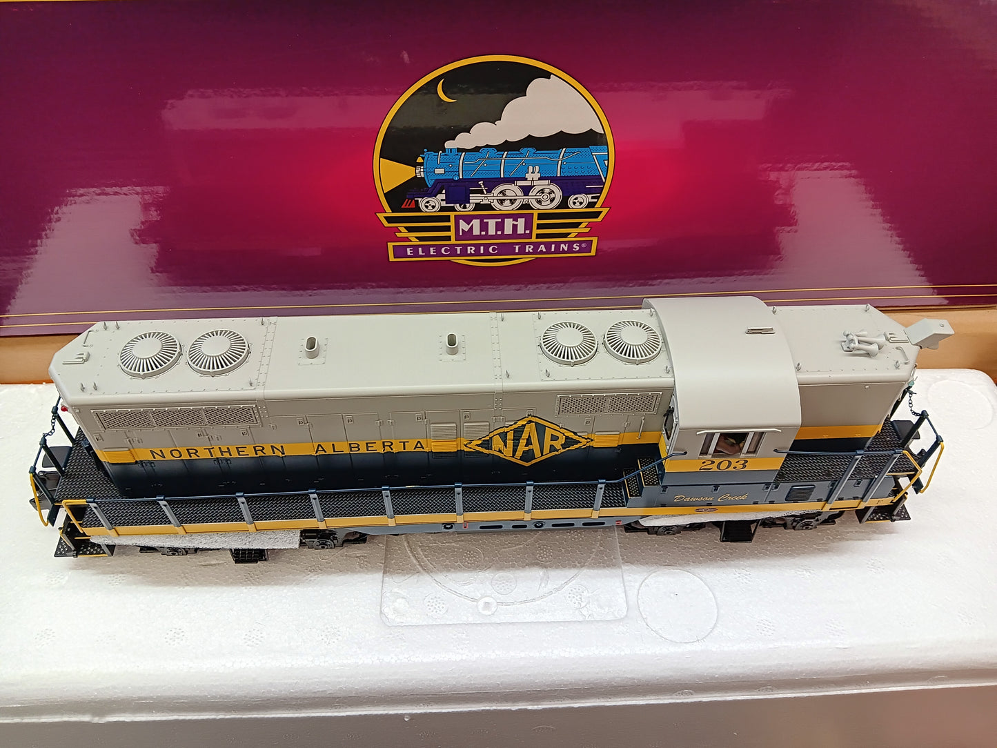 ( Now in Stock ) E-Z Catch Custom Northern Alberta Railway Cab 203 MTH Premier GP-9 # 20-22025-1