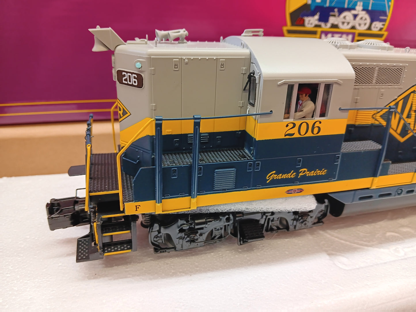 ( Now in Stock ) E-Z Catch Custom Northern Alberta Railway Cab # 206 MTH Premier GP-9 # 20-22026-1
