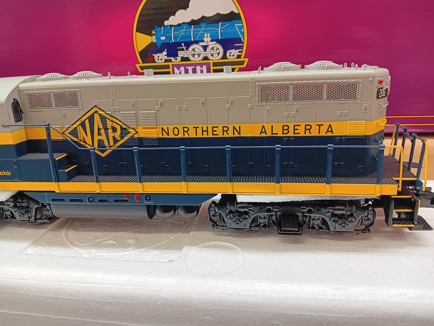 ( Now in Stock ) E-Z Catch Custom Northern Alberta Railway Cab # 206 MTH Premier GP-9 # 20-22026-1