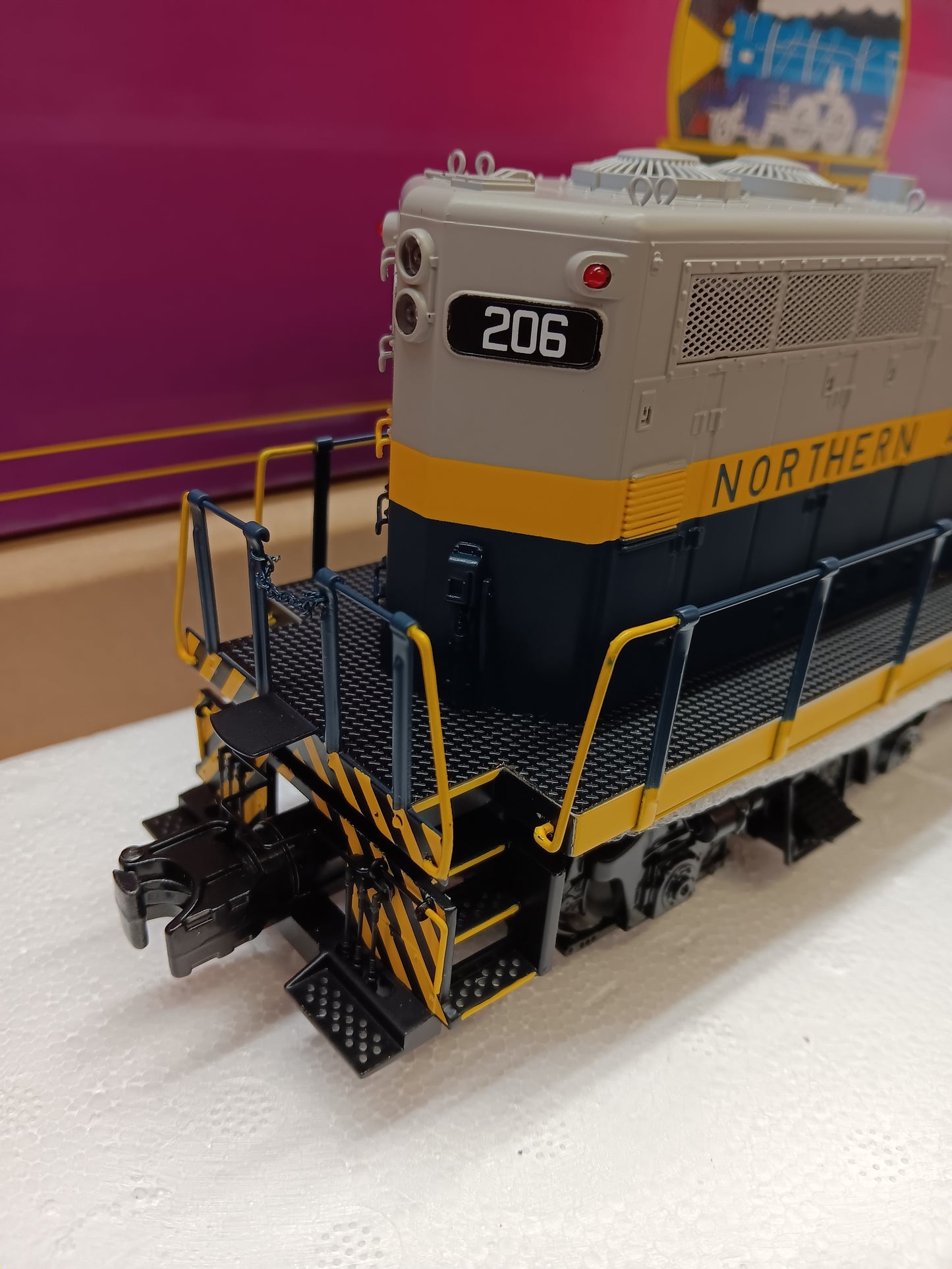 ( Now in Stock ) E-Z Catch Custom Northern Alberta Railway Cab # 206 MTH Premier GP-9 # 20-22026-1