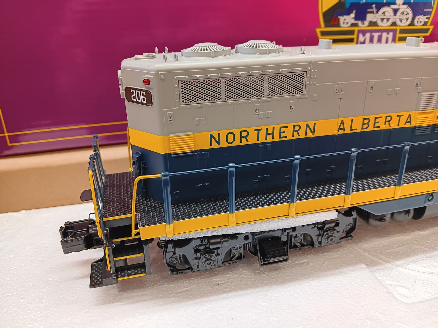 ( Now in Stock ) E-Z Catch Custom Northern Alberta Railway Cab # 206 MTH Premier GP-9 # 20-22026-1