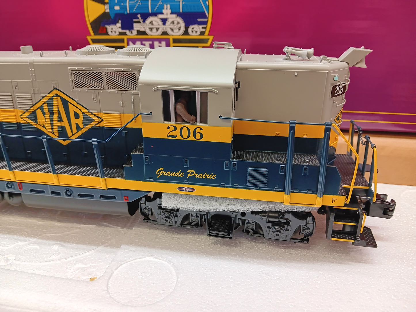 ( Now in Stock ) E-Z Catch Custom Northern Alberta Railway Cab # 206 MTH Premier GP-9 # 20-22026-1