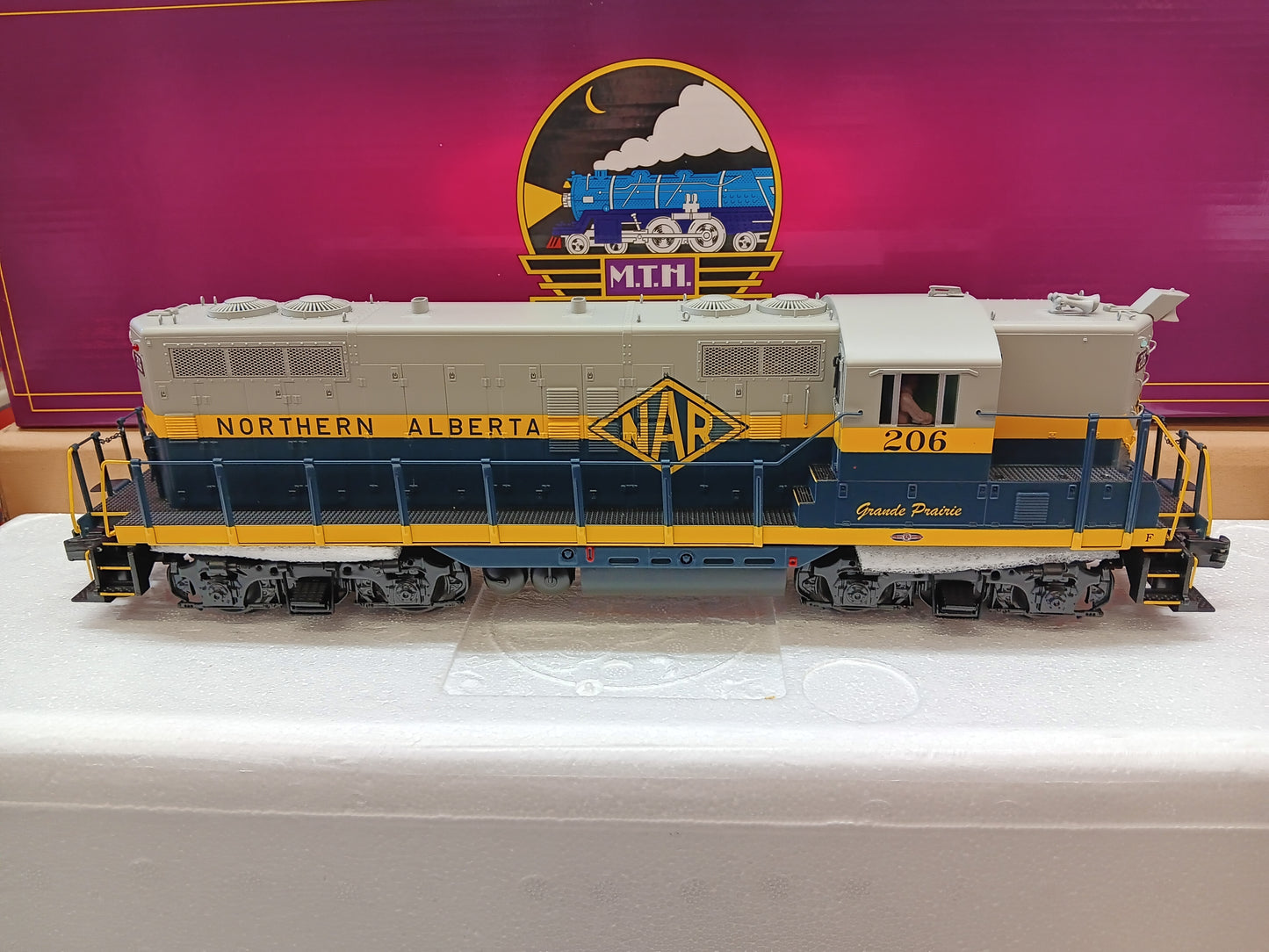 ( Now in Stock ) E-Z Catch Custom Northern Alberta Railway Cab # 206 MTH Premier GP-9 # 20-22026-1