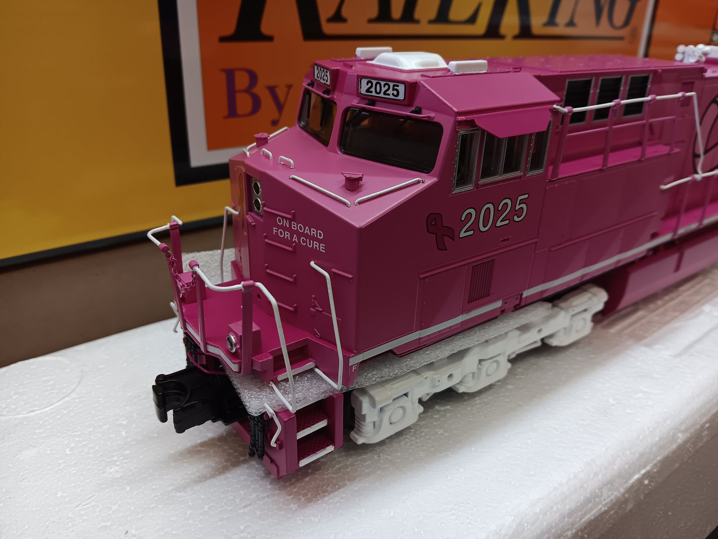 ( Now in Stock ) Cancer Awareness MTH # 30-21330-1 Custom Run E-Z Catch ES-44 with Pink Charging Lights