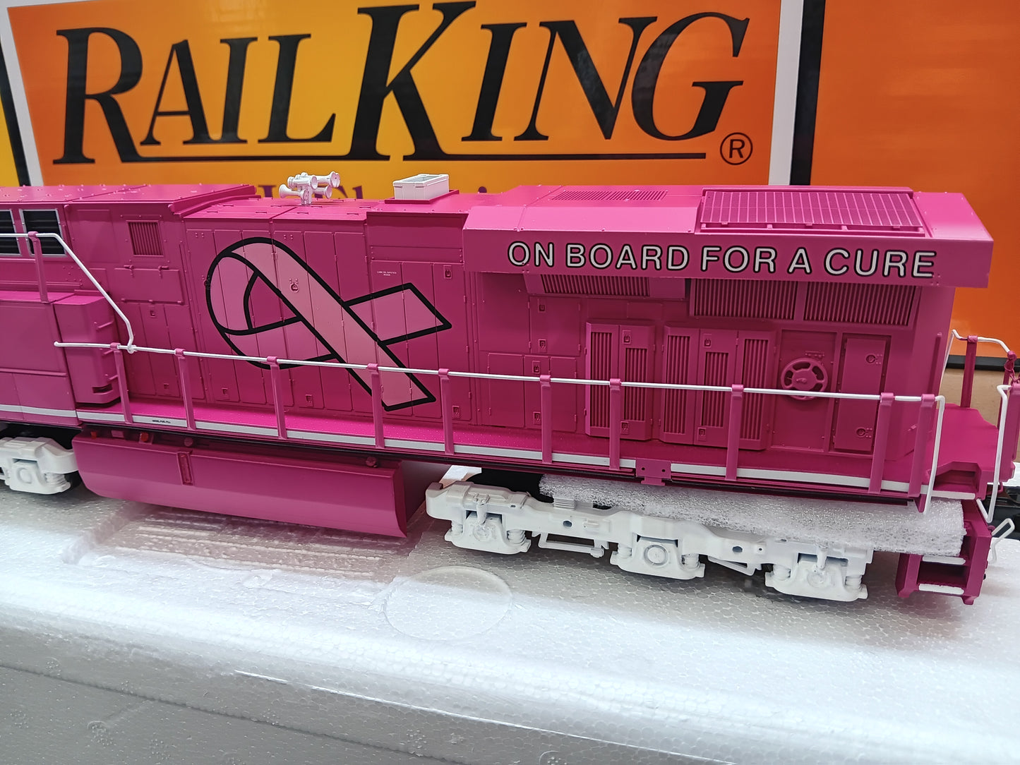 ( Now in Stock ) Cancer Awareness MTH # 30-21330-1 Custom Run E-Z Catch ES-44 with Pink Charging Lights