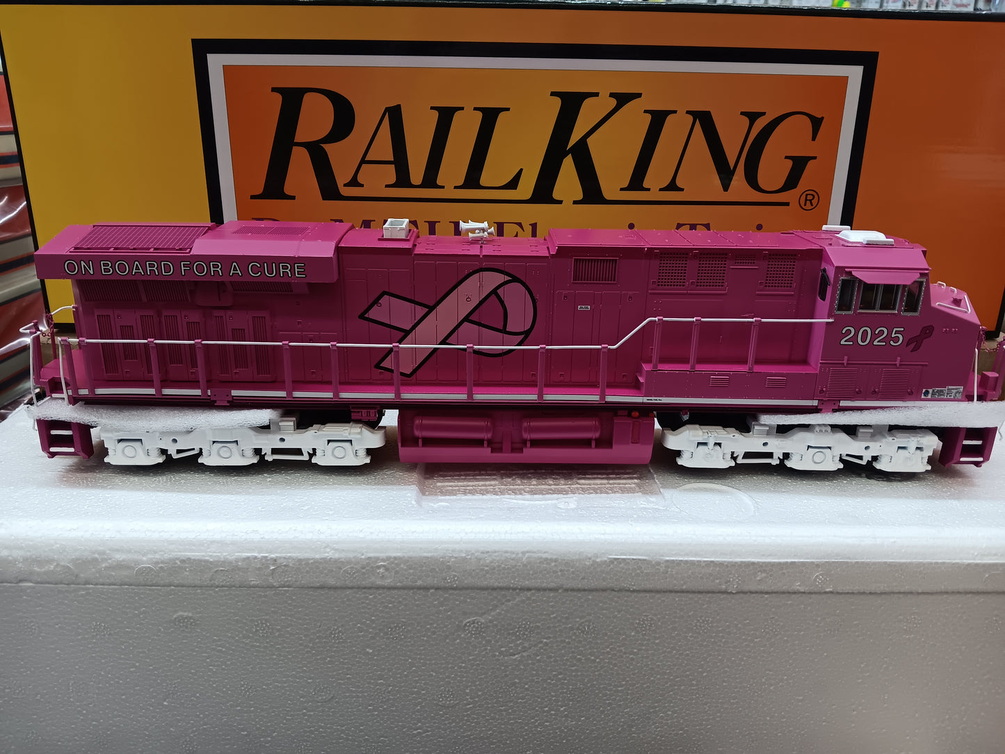 ( Now in Stock ) Cancer Awareness MTH # 30-21330-1 Custom Run E-Z Catch ES-44 with Pink Charging Lights
