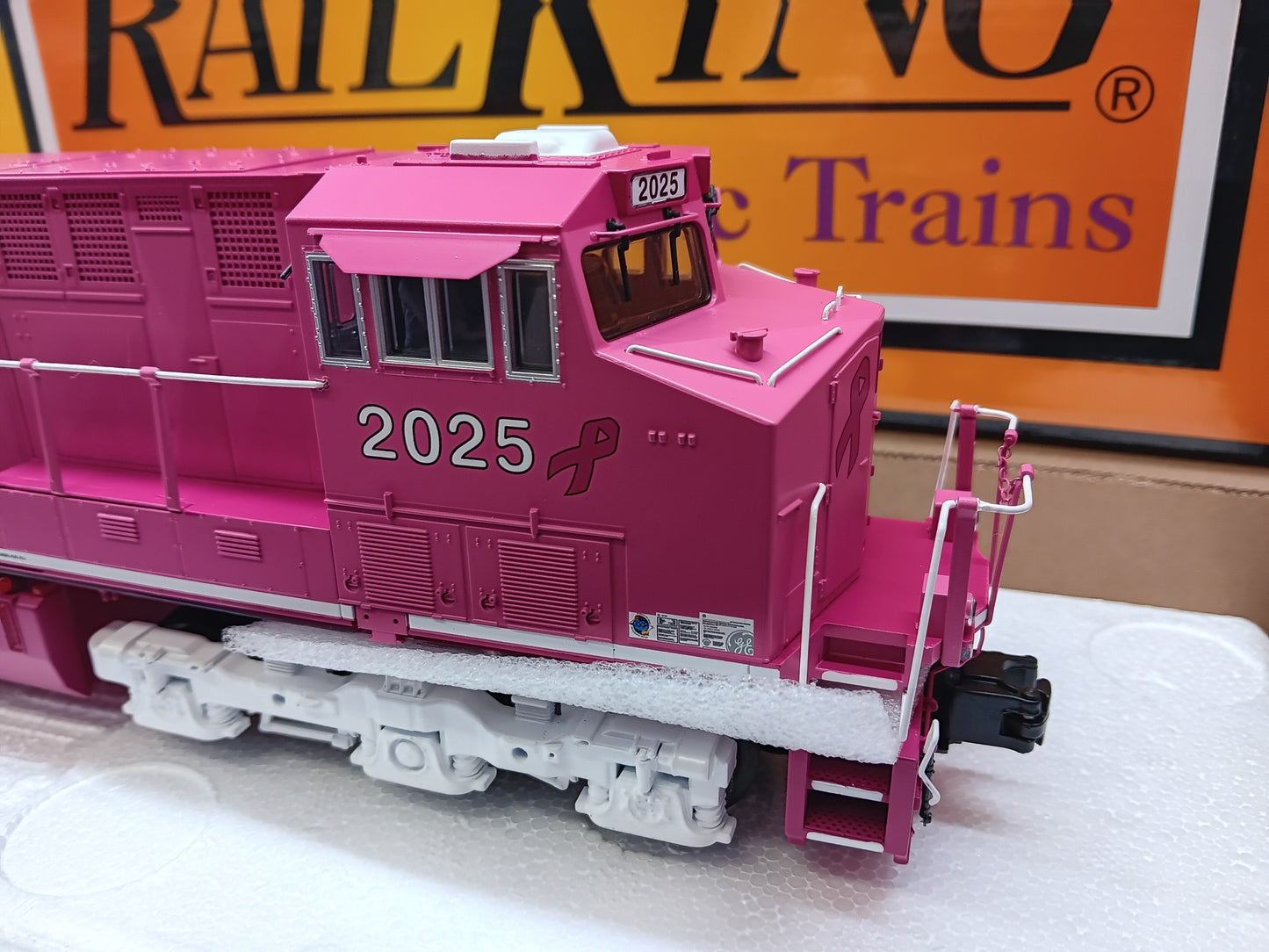 ( Now in Stock ) Cancer Awareness MTH # 30-21330-1 Custom Run E-Z Catch ES-44 with Pink Charging Lights