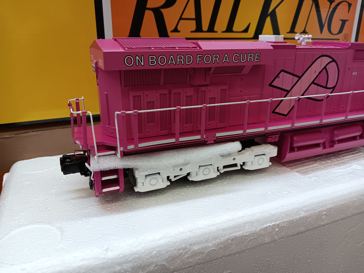 ( Now in Stock ) Cancer Awareness MTH # 30-21330-1 Custom Run E-Z Catch ES-44 with Pink Charging Lights
