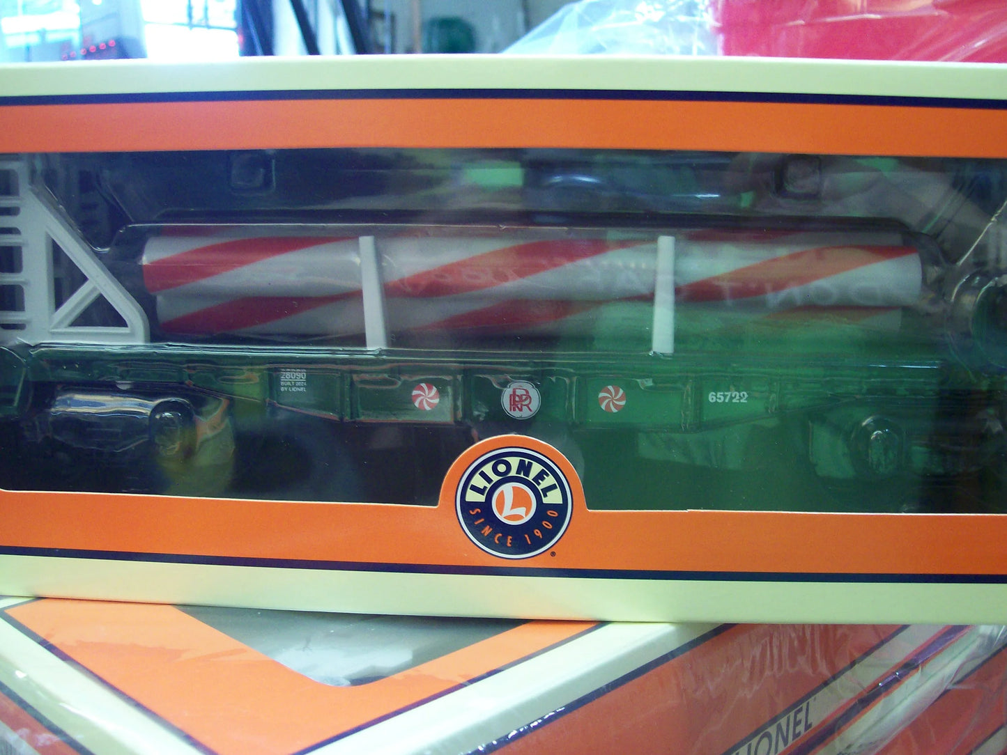 New Lionel 2024 Peppermint Railroad Transport Bulkhead Flatcar O Gauge # 2428090