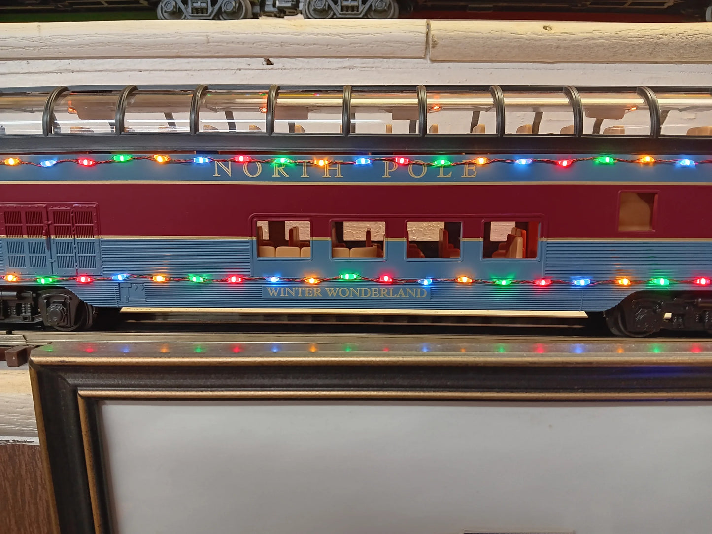 ( Sold Out ) MTH Railking North Pole 60’ Streamlined Full-Length Vista Dome Car w/LED Lights