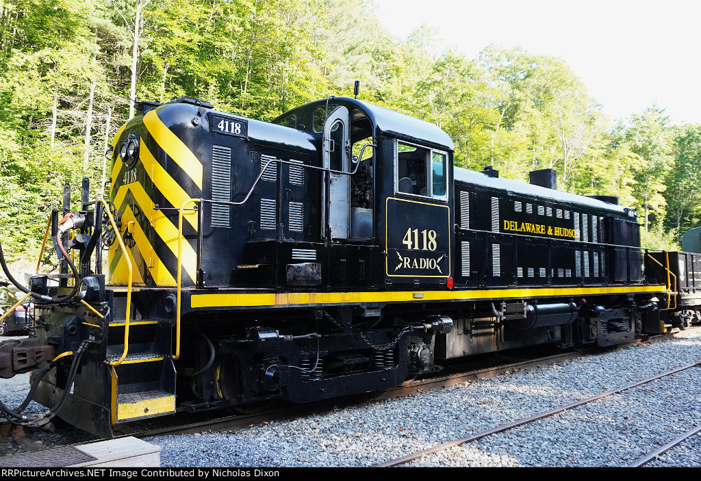 *PRE-ORDER* MTH 20-22153-1 Premier New Tooling RS-3 Delaware & Hudson Cab # 4118 - 3RL