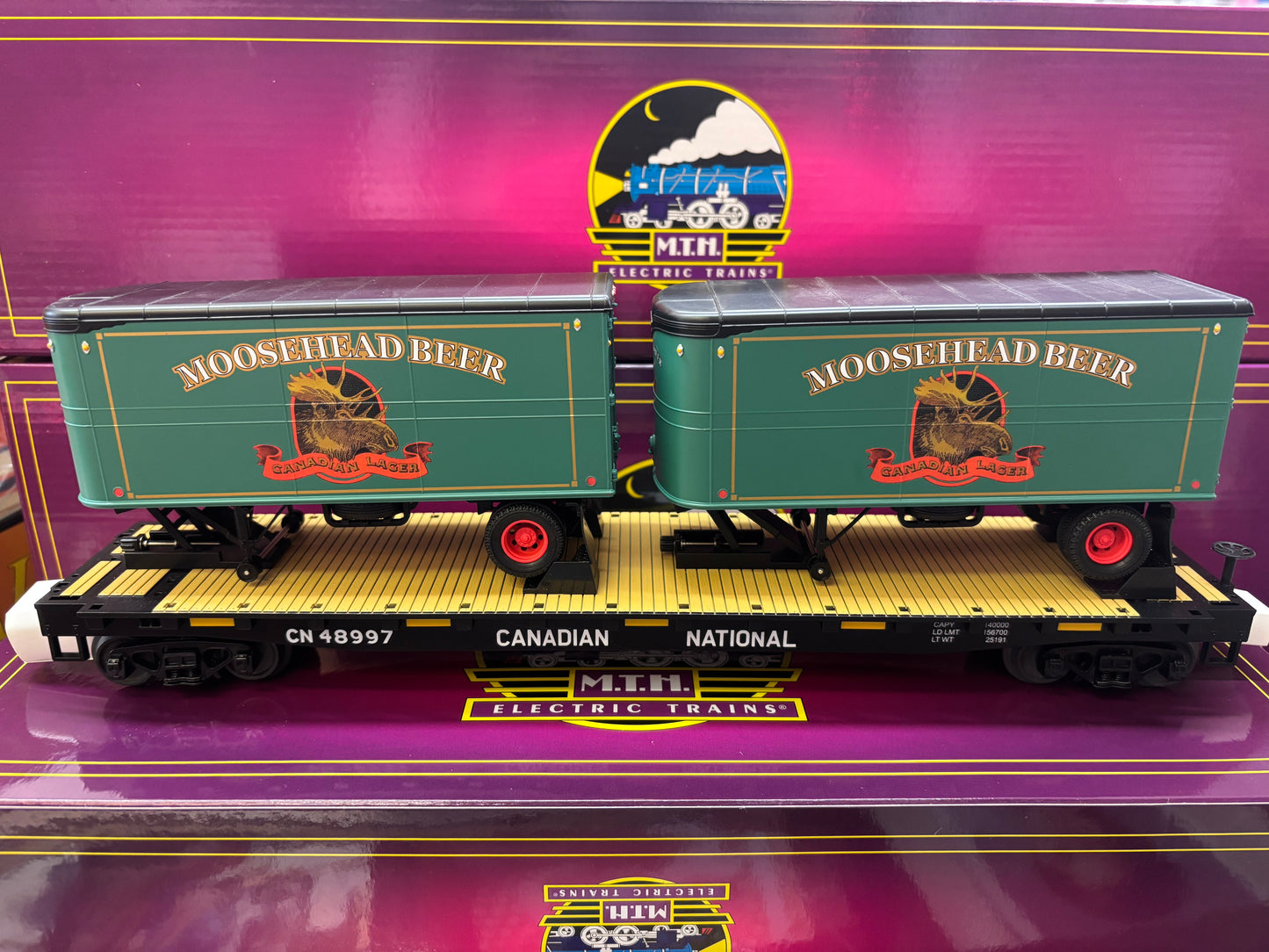 E-Z Catch Custom MTH Premier # 20-95760 Canadian National Flat with Moosehead Beer Pup Trailers Rd # 48997