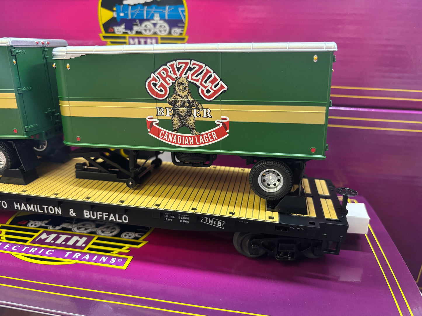 MTH Premier E-Z Catch Custom # 20-95761 Toranto Hamilton & Buffalo Flatcar with Grizzly Beer Pup Trailers # 20-95761 Rd # 1844