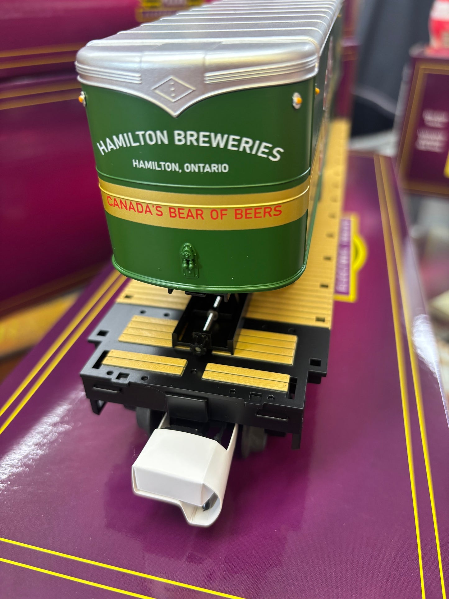 MTH Premier E-Z Catch Custom # 20-95761 Toranto Hamilton & Buffalo Flatcar with Grizzly Beer Pup Trailers # 20-95761 Rd # 1844