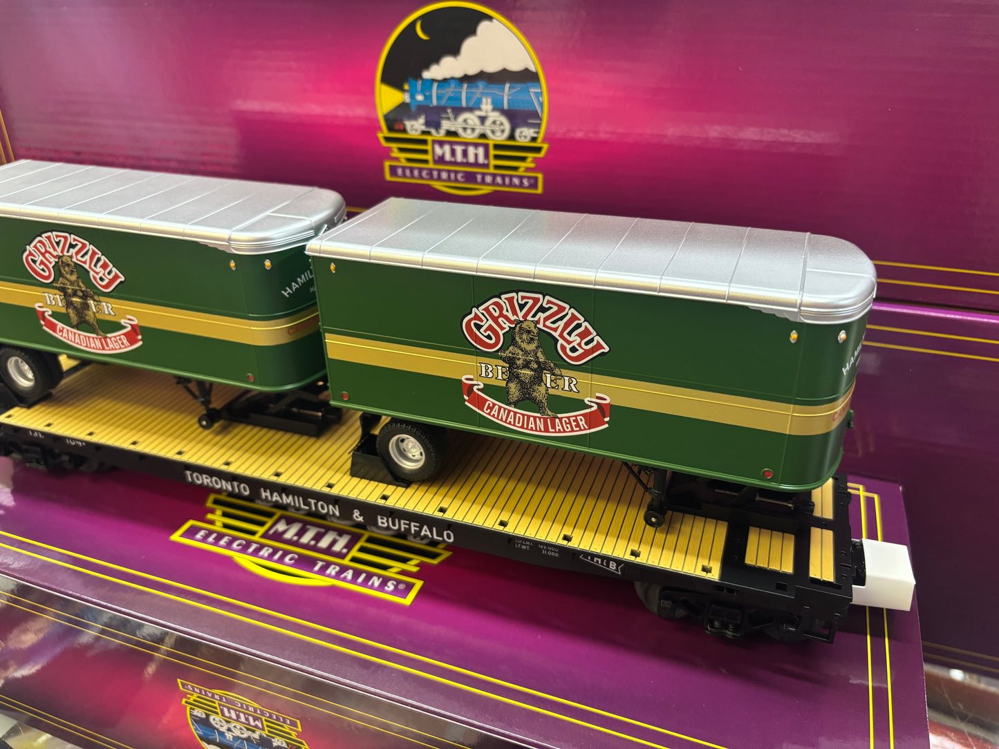 MTH Premier E-Z Catch Custom # 20-95761 Toranto Hamilton & Buffalo Flatcar with Grizzly Beer Pup Trailers # 20-95761 Rd # 1844
