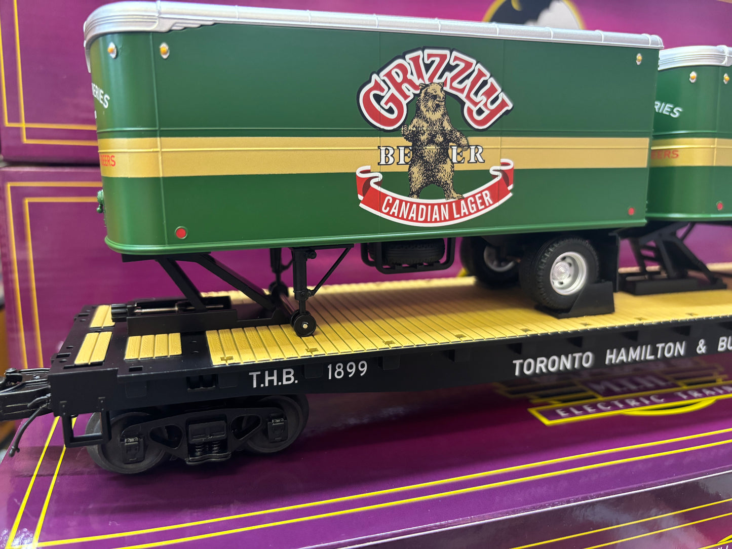 E-Z Catch Custom MTH # 20-95762 Toranto Hamilton & Buffalo Flatcar w/ Grizzly Beer Pup # 1899