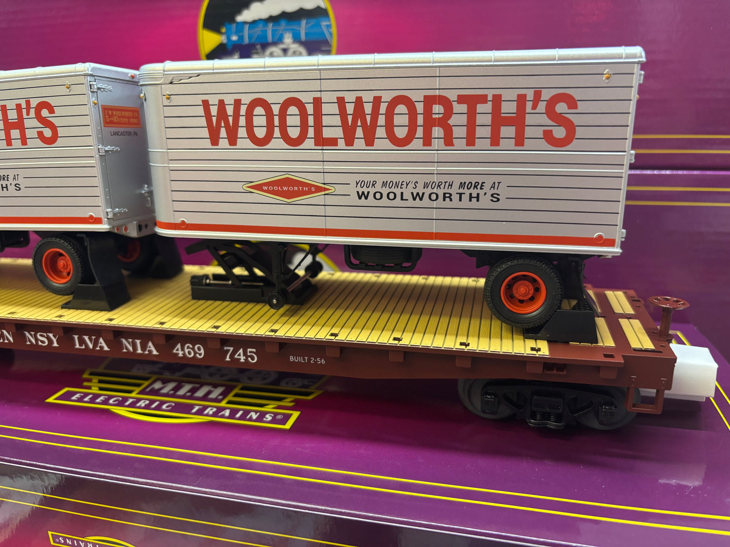 ( SOLD OUT ) MTH Premier # 20-95764 Woolworth's Pup Trailers on Pennsylvania Flat Car # 469745