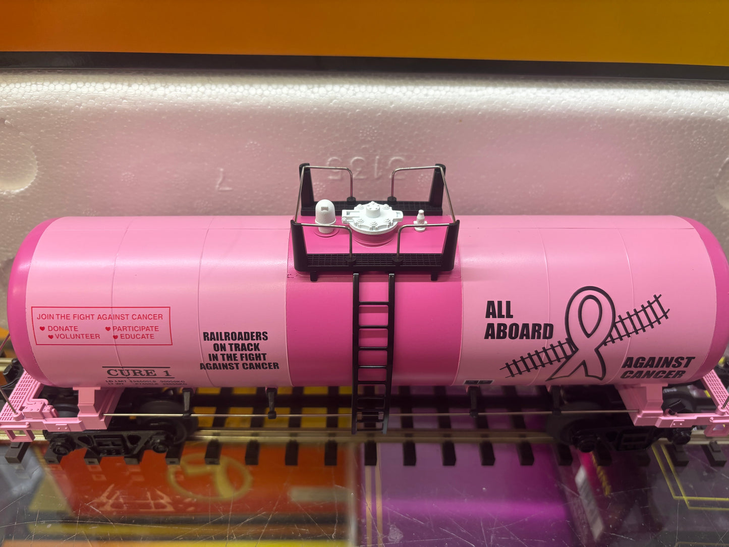 ( Sold Out ) E-Z Catch Custom Cancer Awareness MTH Railking Cure 1 Modern Tank Car