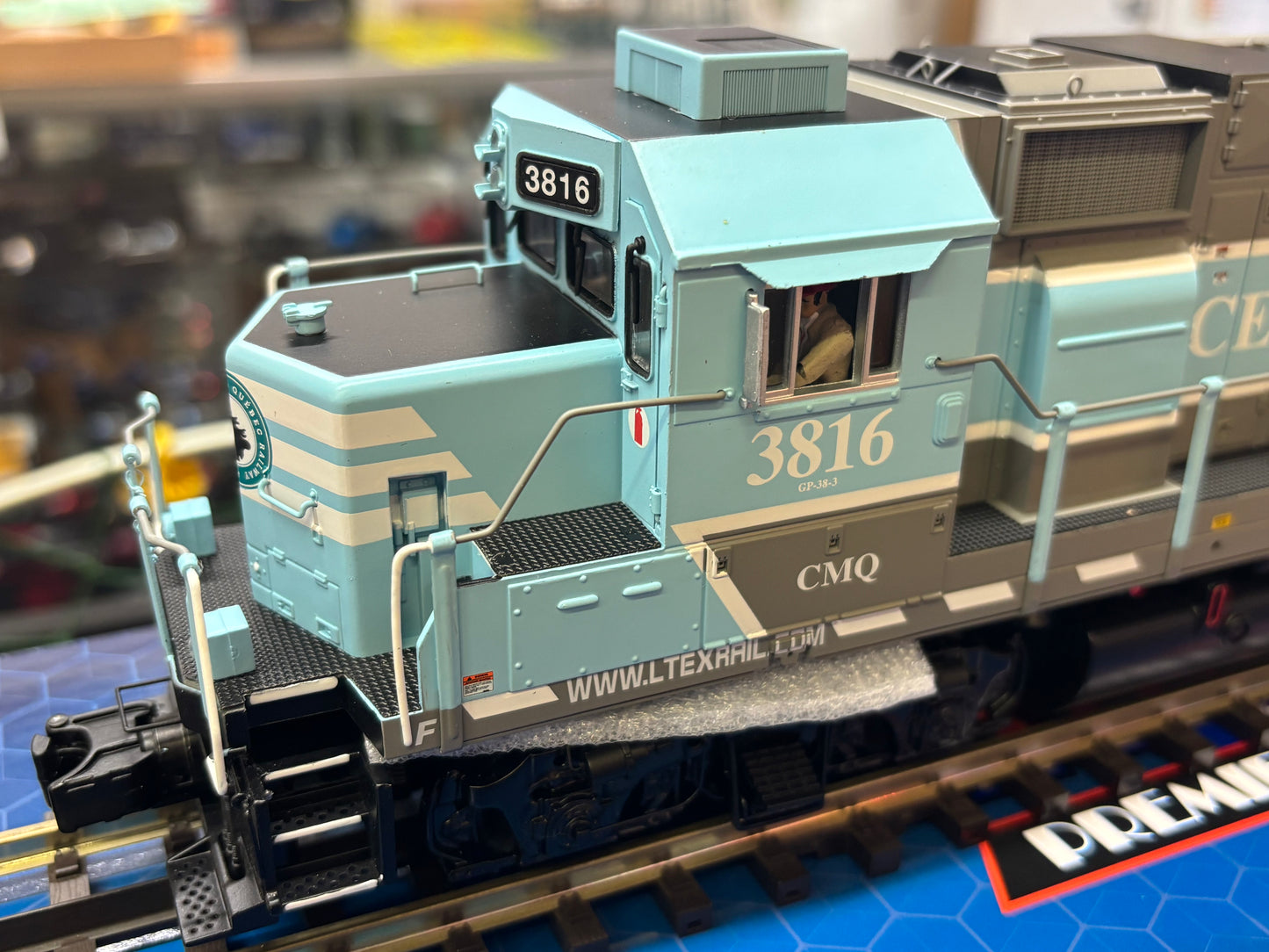 Now IN STOCK ( E-Z Catch Custom Atlas O GP38-3 Central Maine & Quebec Cab # 3816 ( 3-Rail )