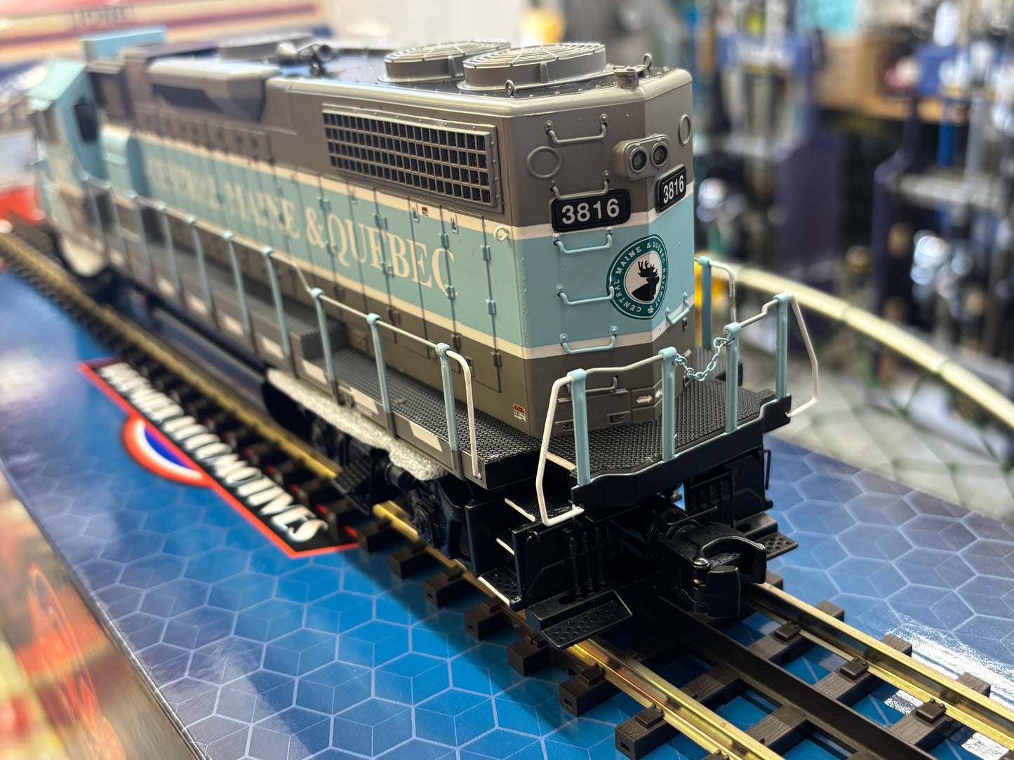 Now IN STOCK ( E-Z Catch Custom Atlas O GP38-3 Central Maine & Quebec Cab # 3816 ( 3-Rail )