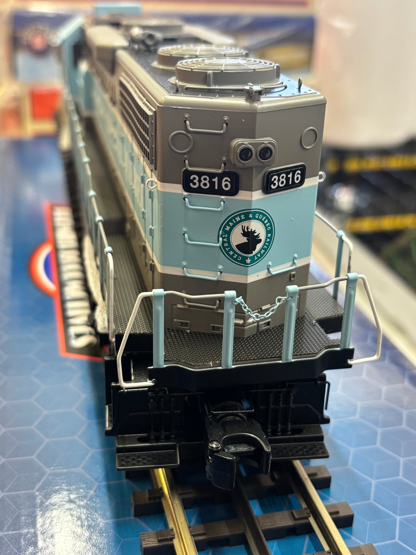 Now IN STOCK ( E-Z Catch Custom Atlas O GP38-3 Central Maine & Quebec Cab # 3816 ( 3-Rail )