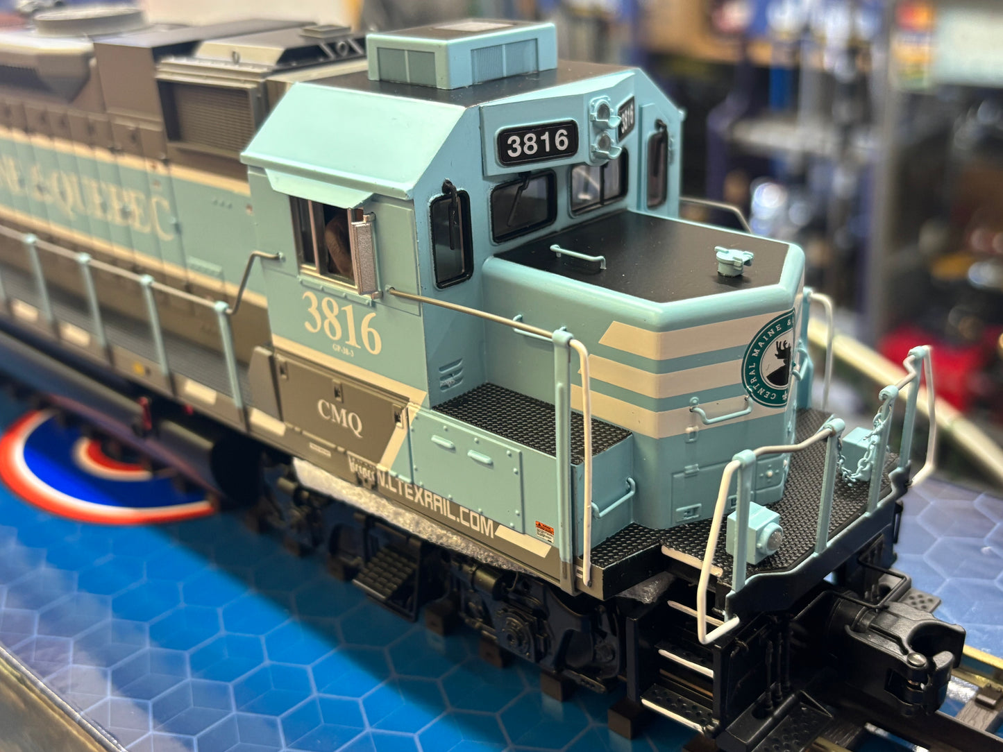 Now IN STOCK ( E-Z Catch Custom Atlas O GP38-3 Central Maine & Quebec Cab # 3816 ( 3-Rail )