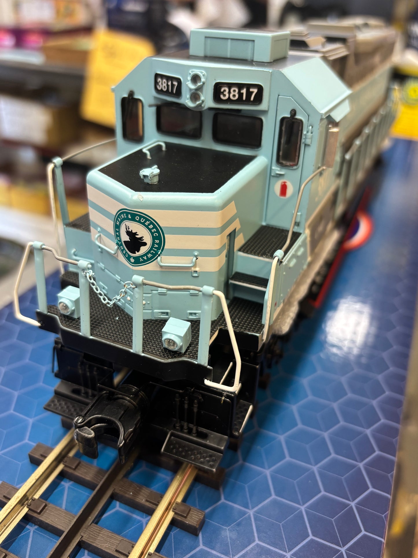 Now IN STOCK ( E-Z Catch Custom Atlas O GP-38-3 Central Maine & Quebec Cab # 3817 ( 3-Rail )