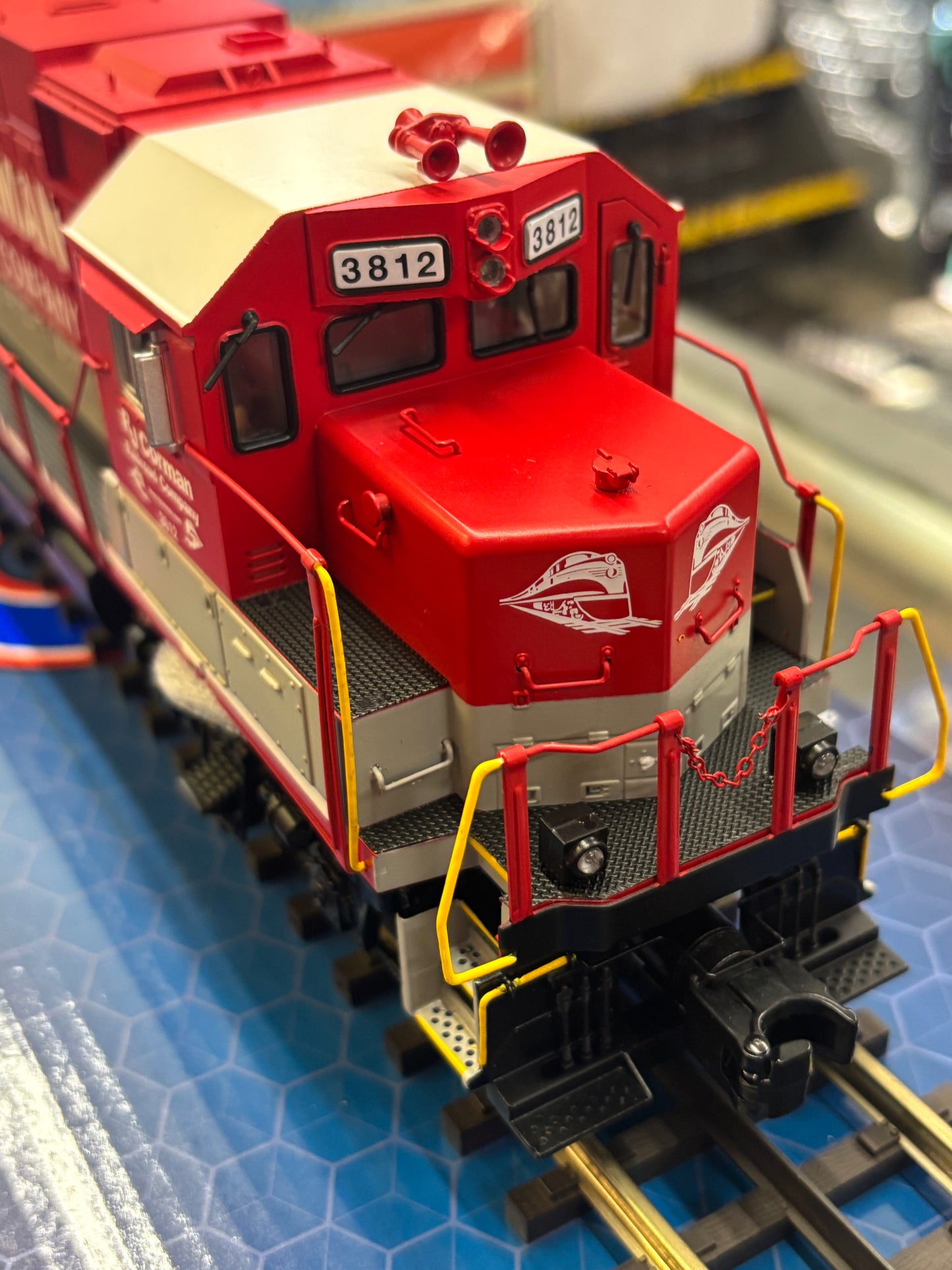 Now IN STOCK ( E-Z Catch RJ Corman GP-38-3 Custom Atlas O Premier Cab # 3812 ( 3-rail )