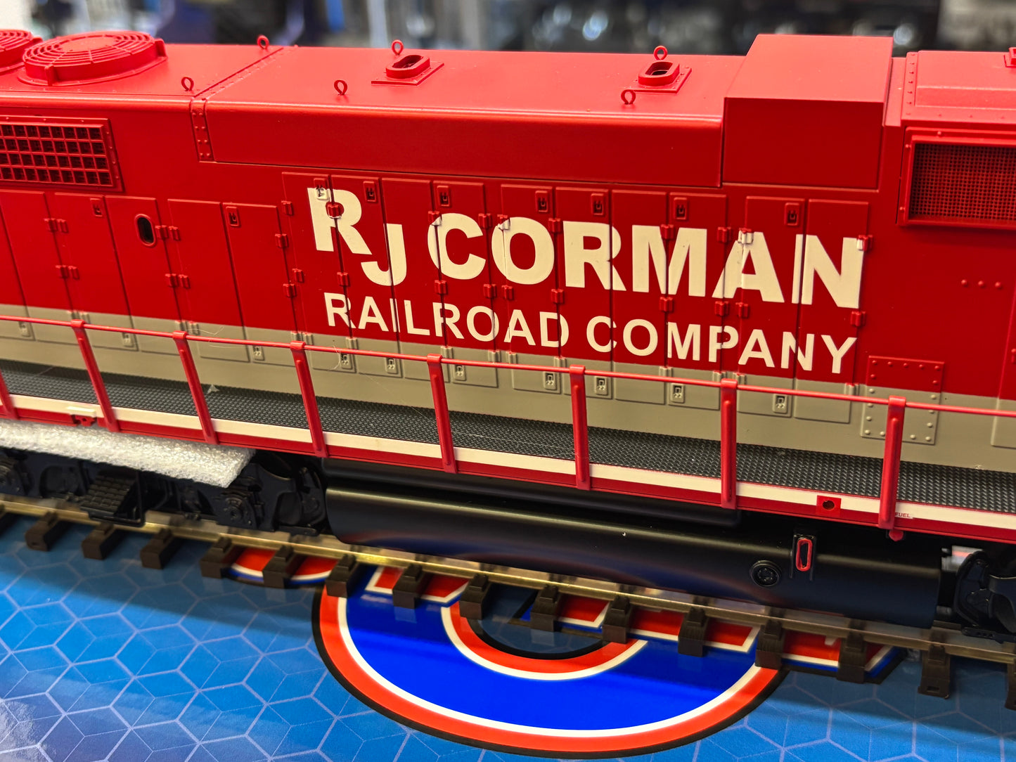 Now IN STOCK ( E-Z Catch RJ Corman GP38-3 Custom Atlas O Premier Cab # 3814 ( 3-rail )