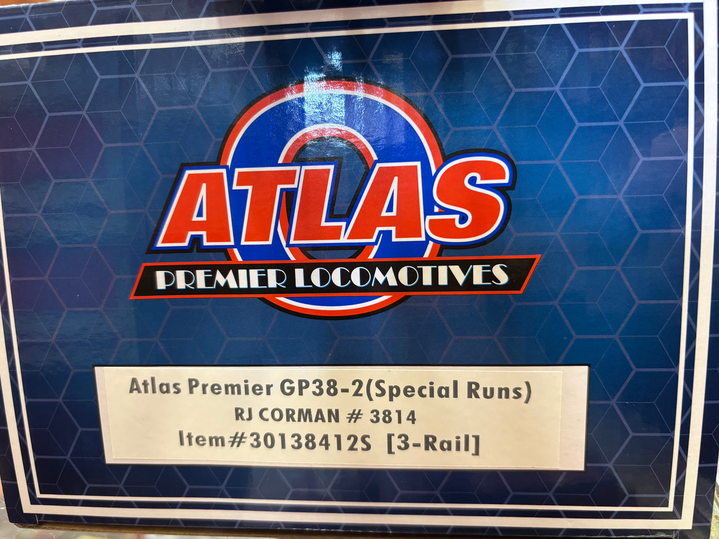 Now IN STOCK ( E-Z Catch RJ Corman GP38-3 Custom Atlas O Premier Cab # 3814 ( 3-rail )
