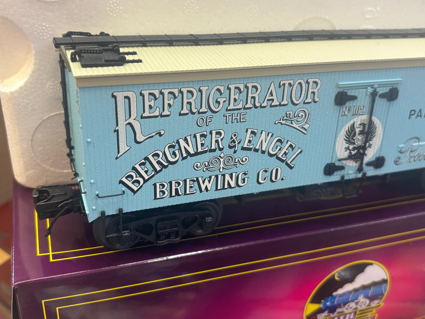 ( Sold out ) E-Z Catch Exclusive Custom Run MTH Premier O Scale # 20-94711 Bergner & Engel 36' Woodsided Reefer # 102