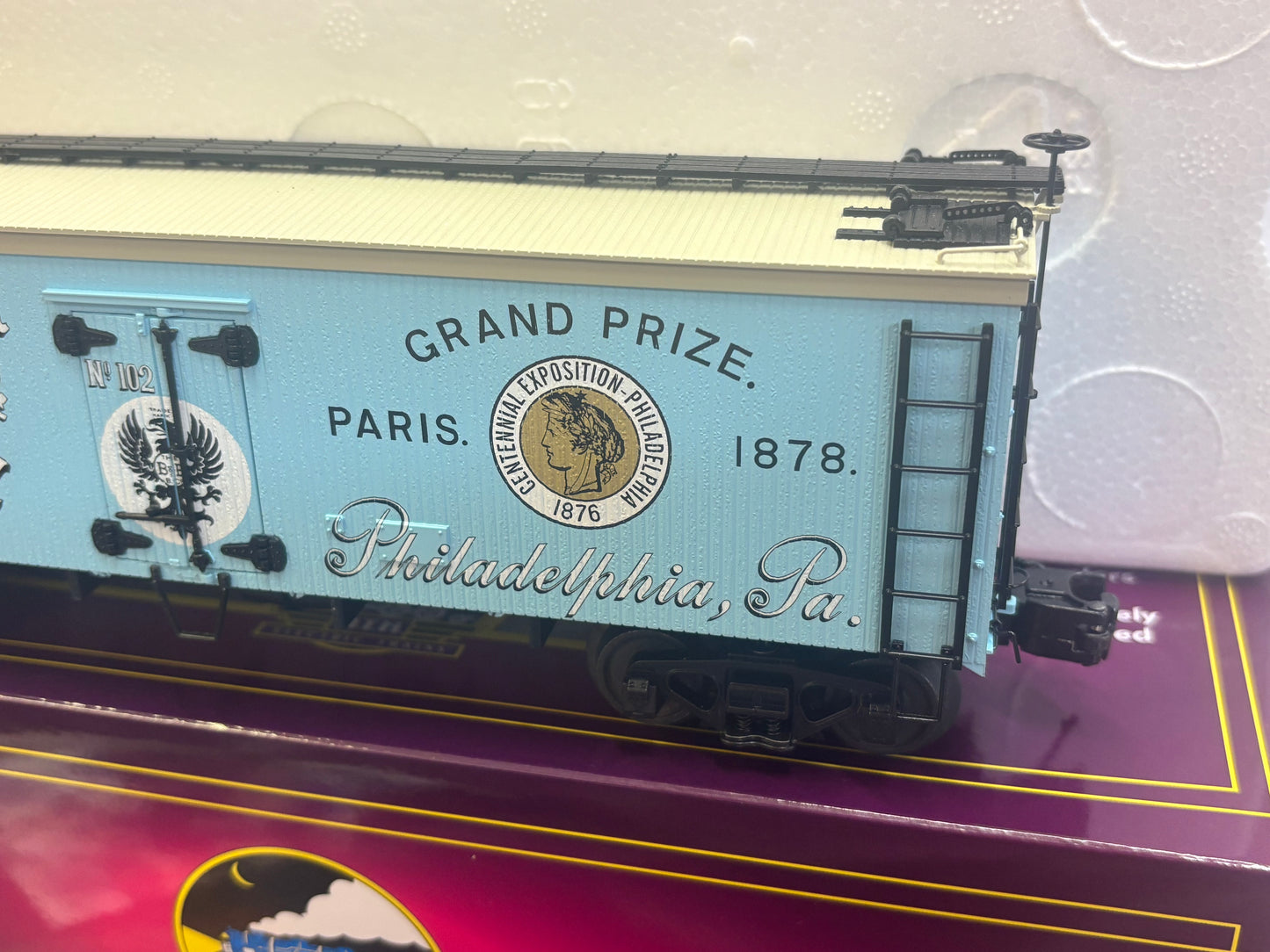 ( Sold out ) E-Z Catch Exclusive Custom Run MTH Premier O Scale # 20-94711 Bergner & Engel 36' Woodsided Reefer # 102