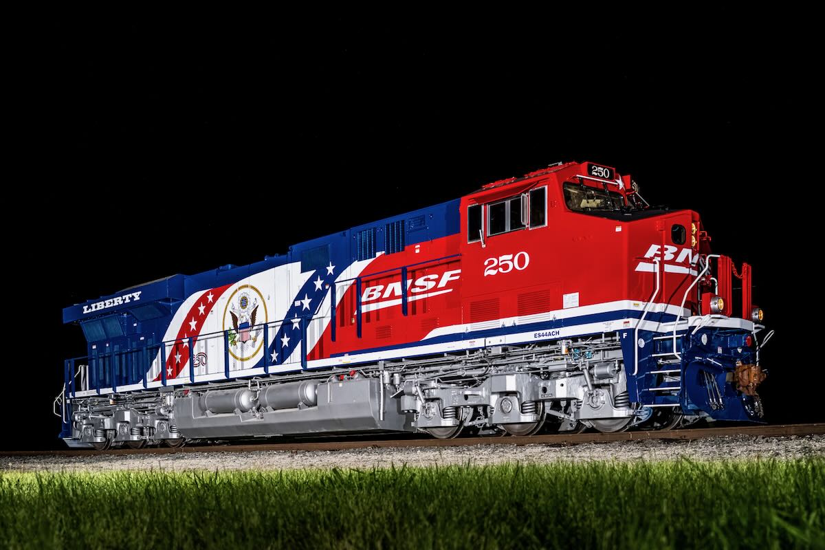 *PRE-ORDER* MTH Premier # 22-22196-2 BNSF ES44AC Diesel Locomotive w/ProtoSound 3.0 Cab # 250 - 2RL (ETA Fall 2026)