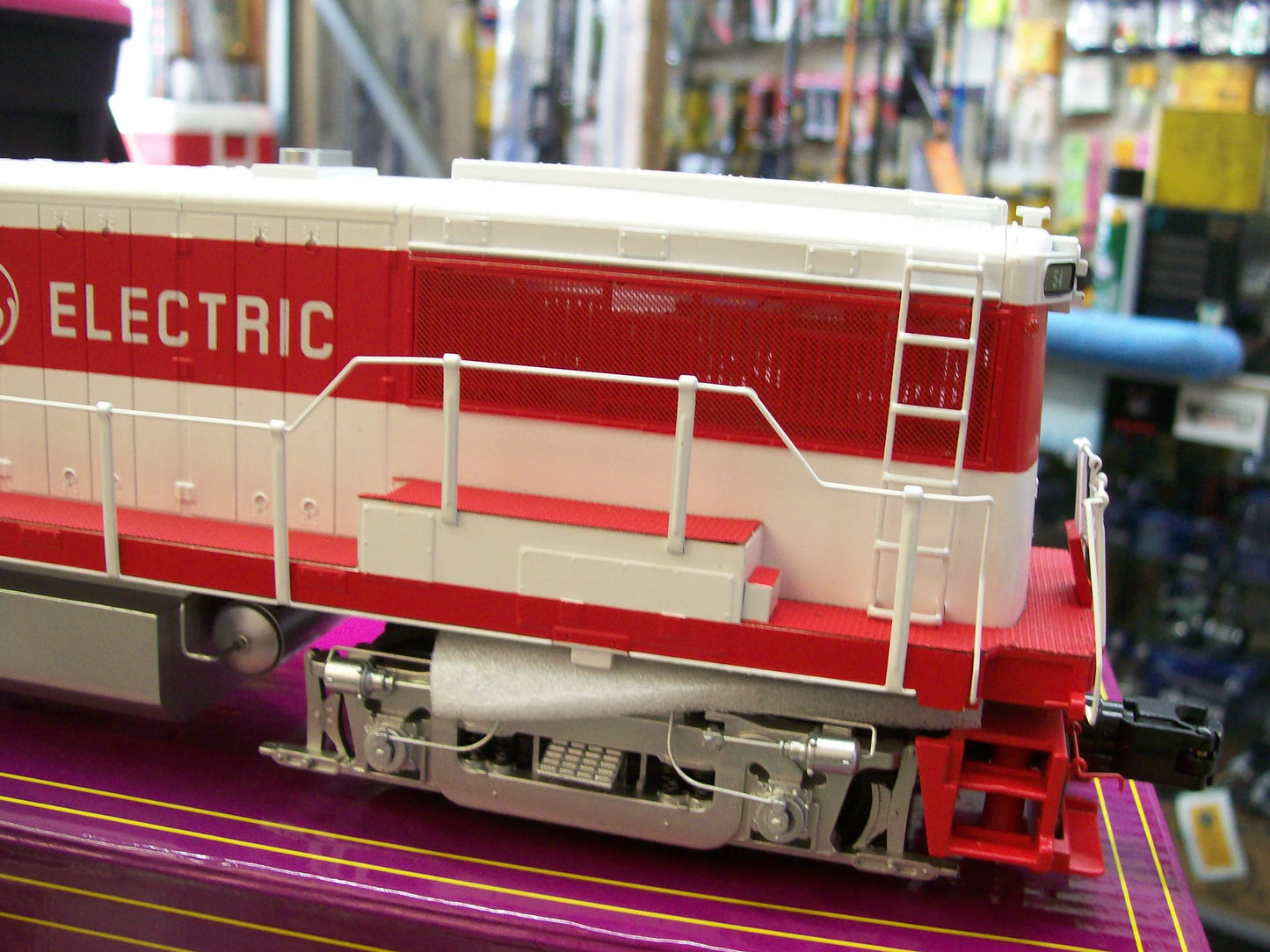 ( Sold Out ) E-Z Catch Custom Limited Run MTH Premier GE Demo U-25-B Diesel Locomotive Cab # 54